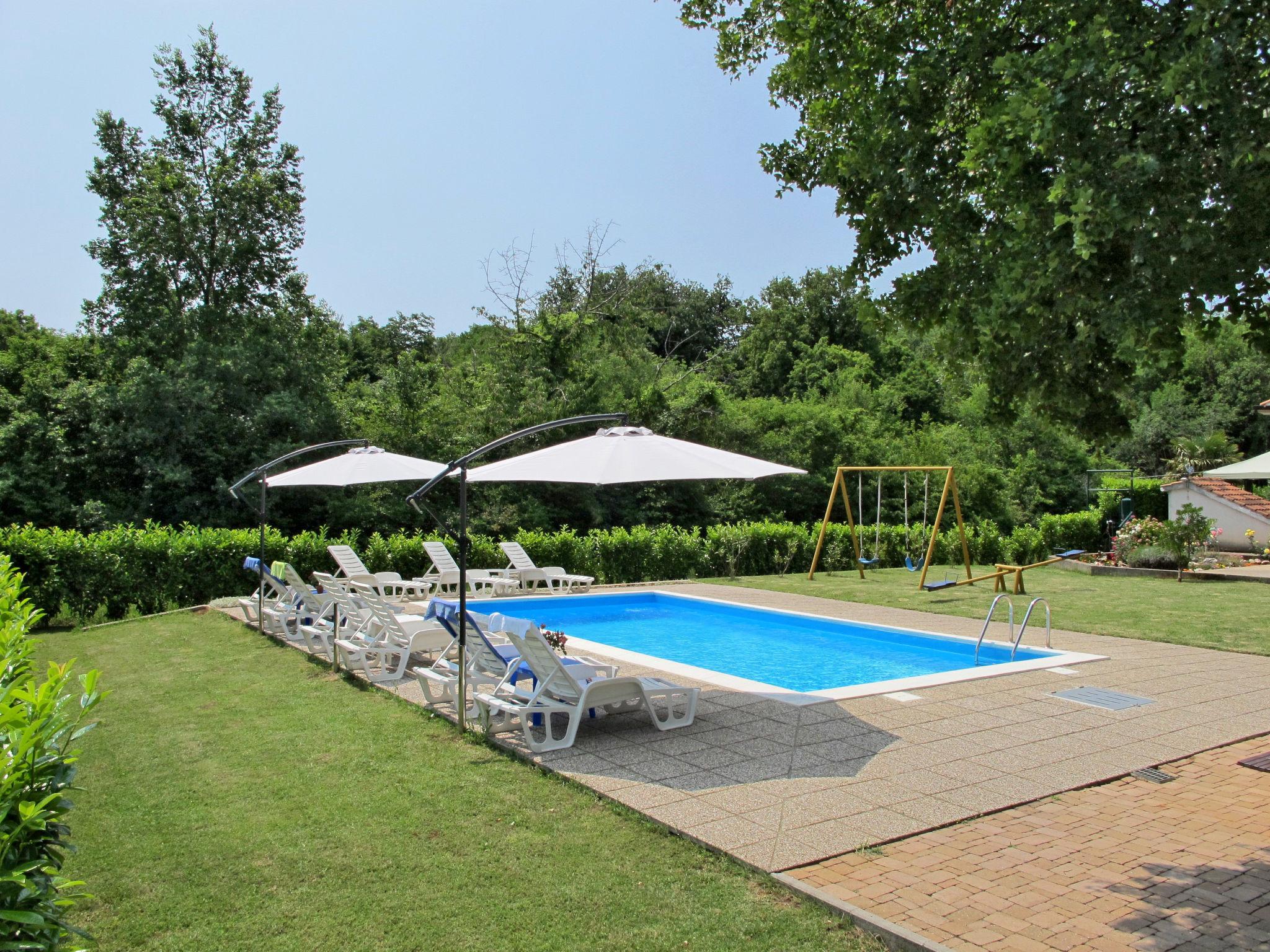 Foto 1 - Apartamento de 2 quartos em Dobrinj com piscina e vistas do mar