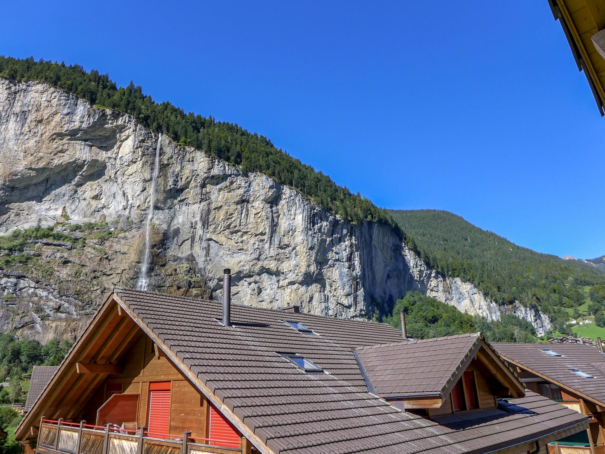 Foto 6 - Apartamento de 2 quartos em Lauterbrunnen com vista para a montanha