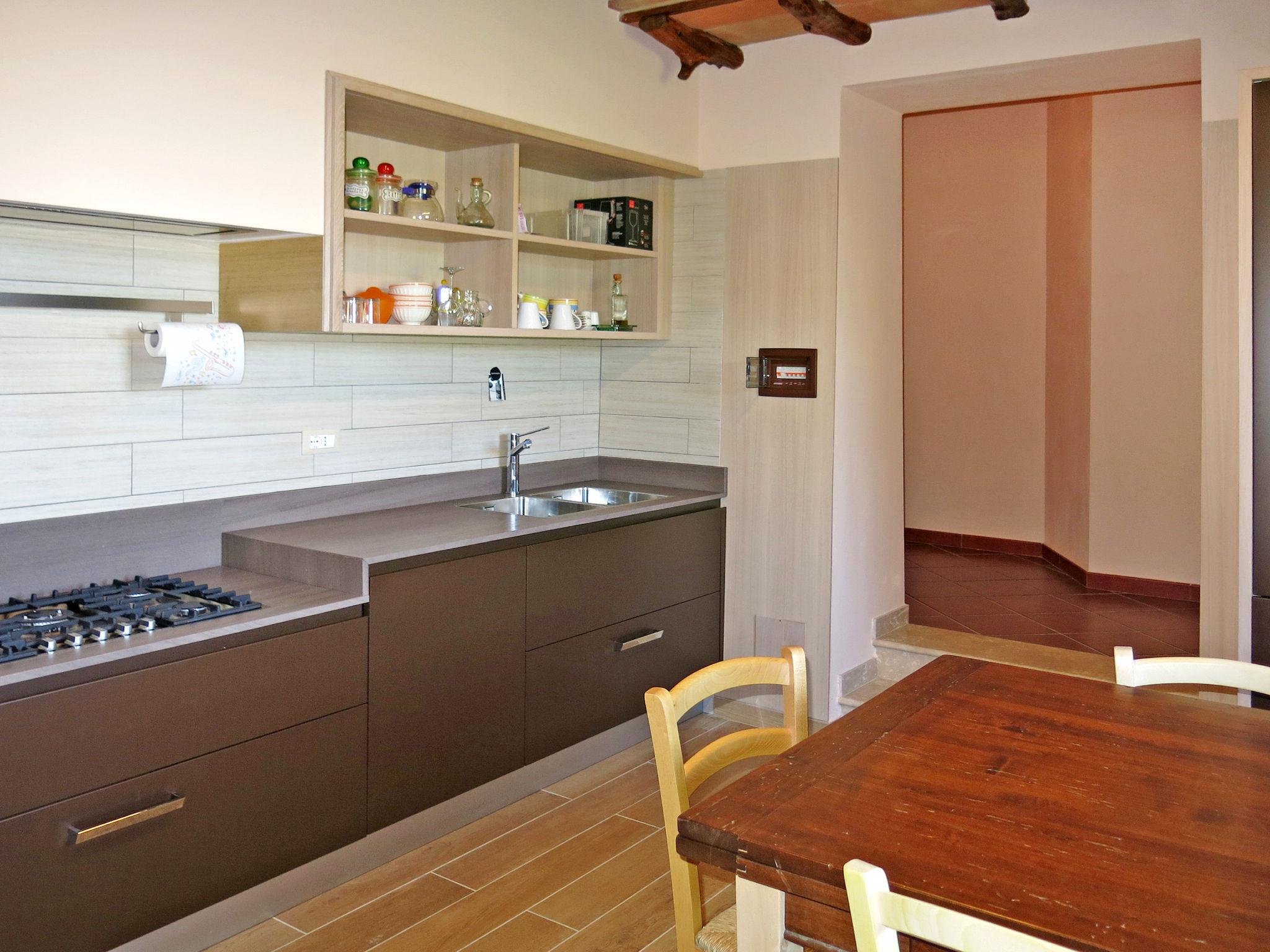 Photo 13 - 2 bedroom Apartment in Peccioli with swimming pool and garden