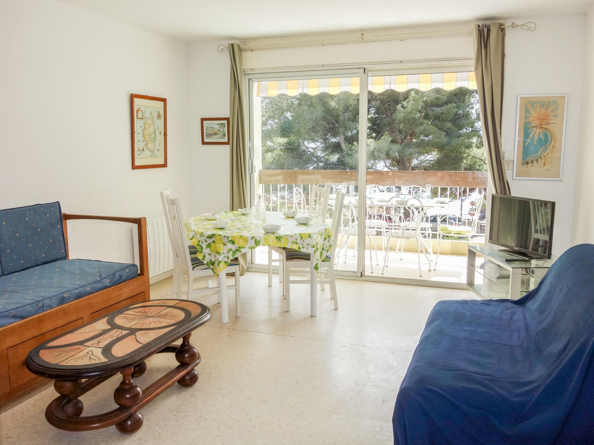 Foto 8 - Apartamento de 2 quartos em Bandol com terraço