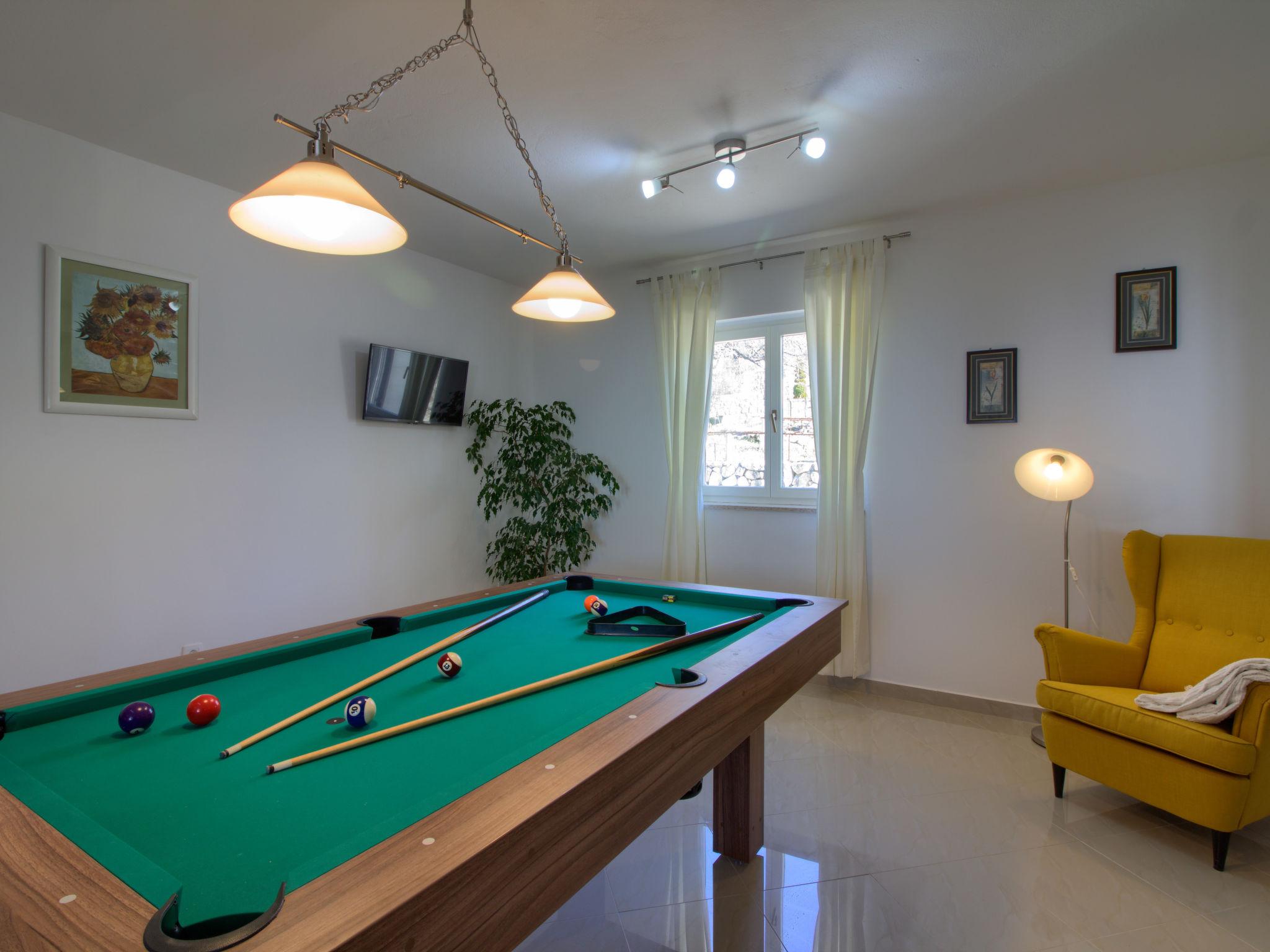 Photo 8 - 4 bedroom House in Raša with private pool and garden