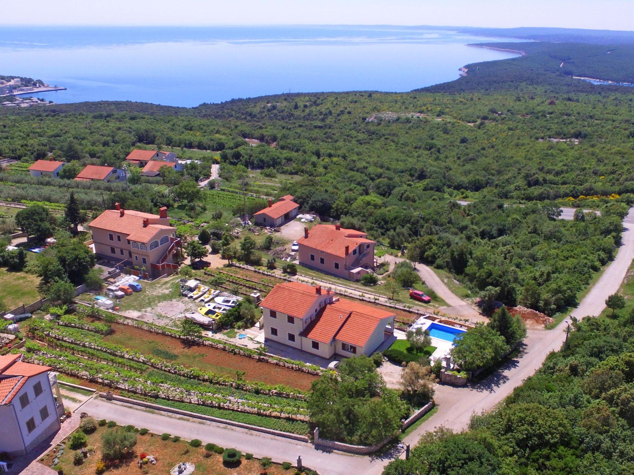 Photo 25 - Maison de 4 chambres à Raša avec piscine privée et vues à la mer