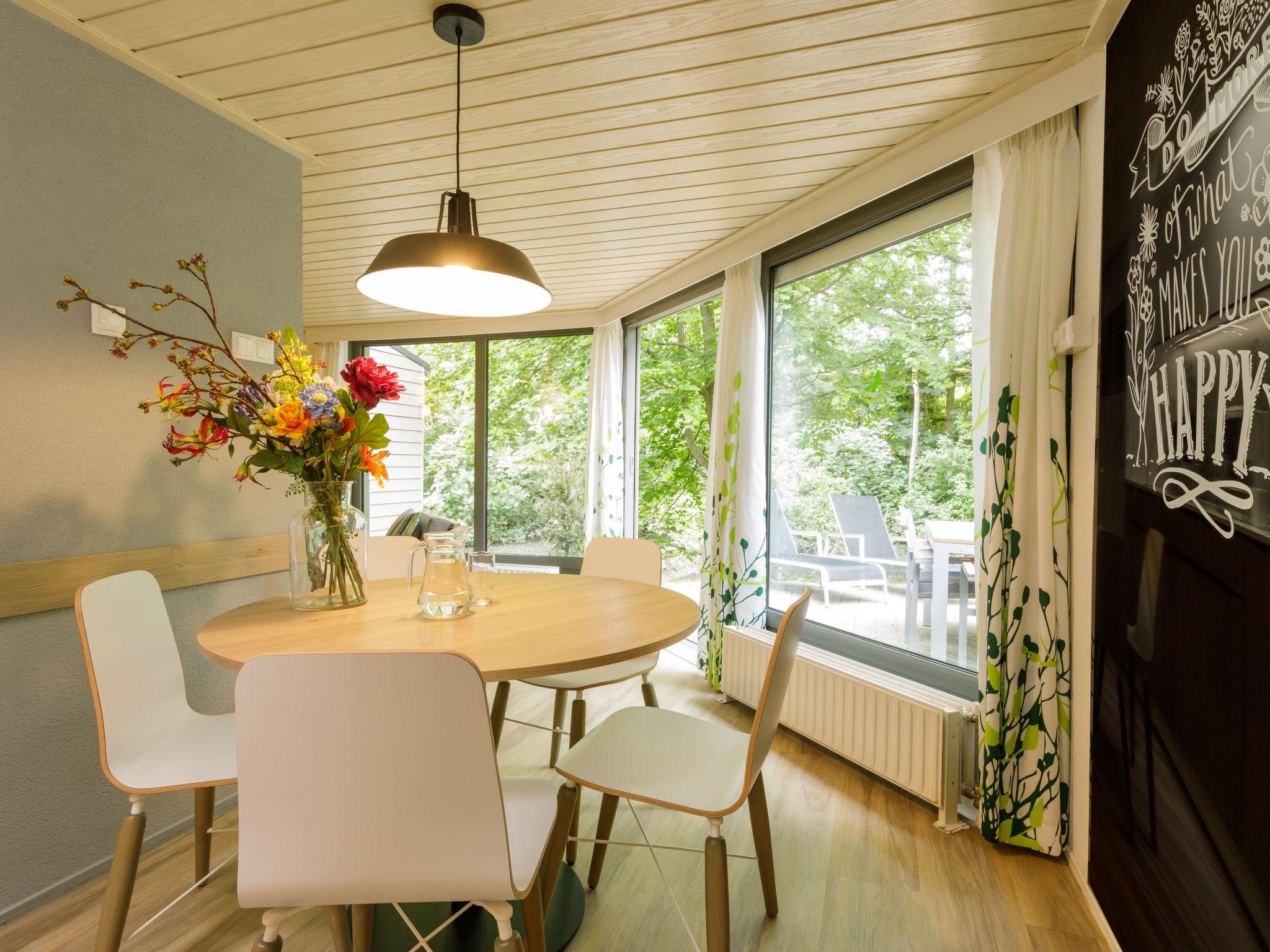 Photo 9 - 3 bedroom House in Zeewolde with swimming pool and terrace