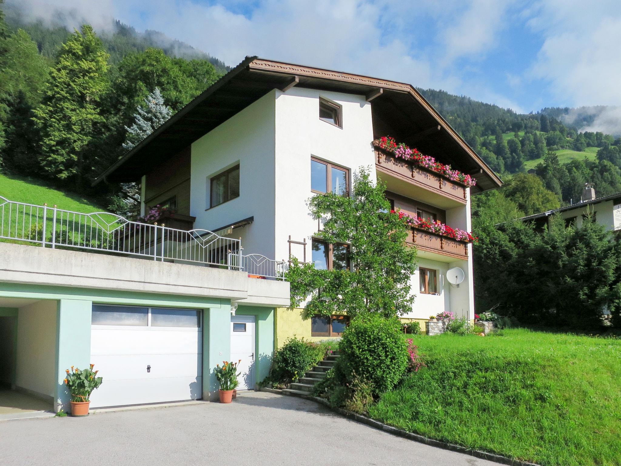 Photo 1 - Appartement de 2 chambres à Finkenberg avec jardin et vues sur la montagne