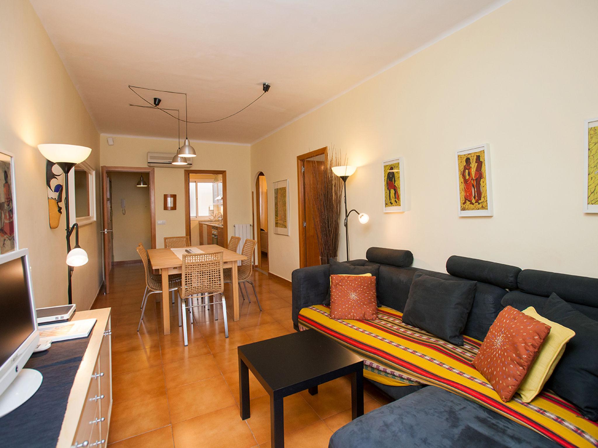 Photo 3 - 2 bedroom Apartment in Barcelona