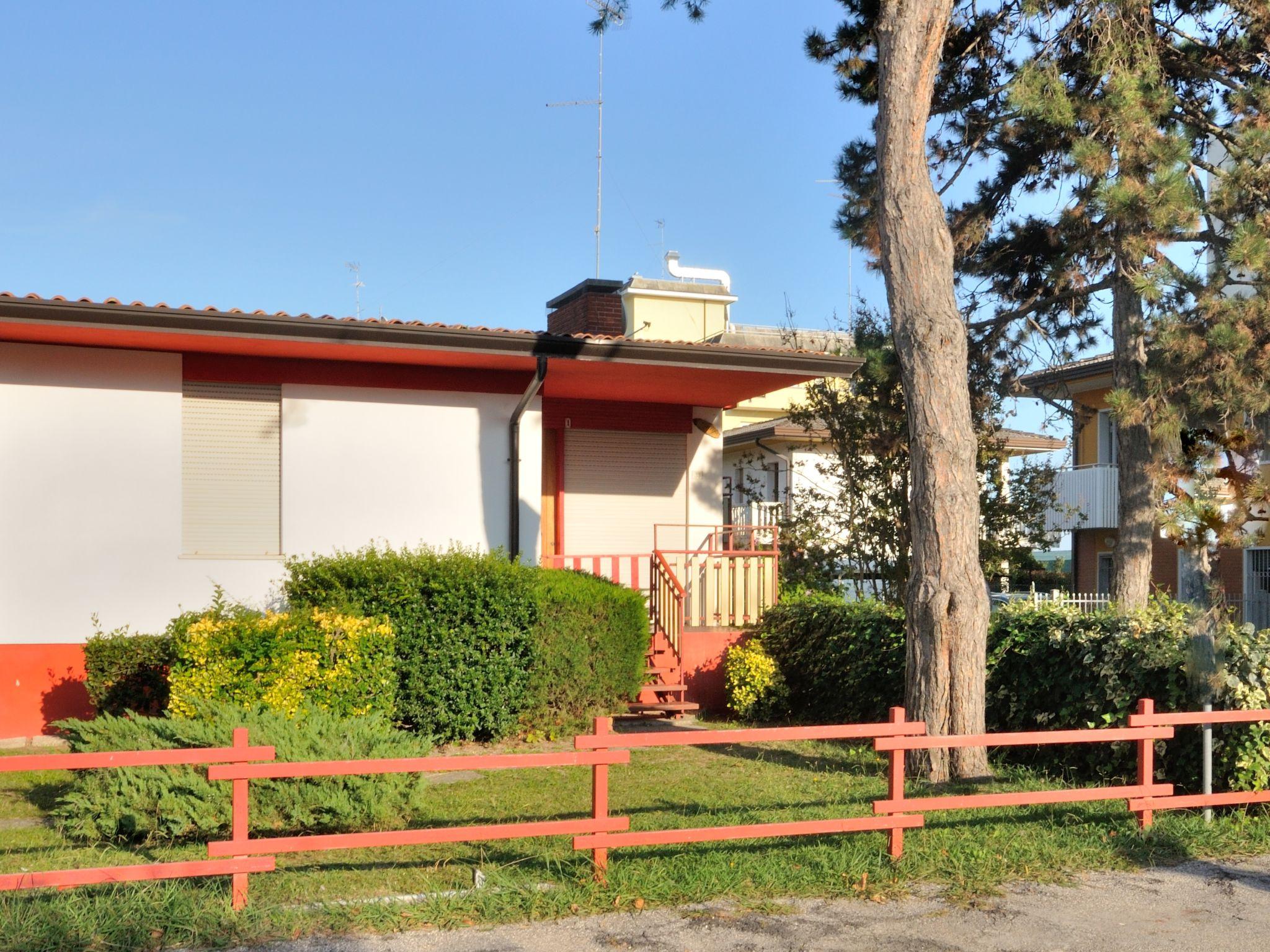 Foto 1 - Apartamento de 2 quartos em San Michele al Tagliamento com jardim e terraço