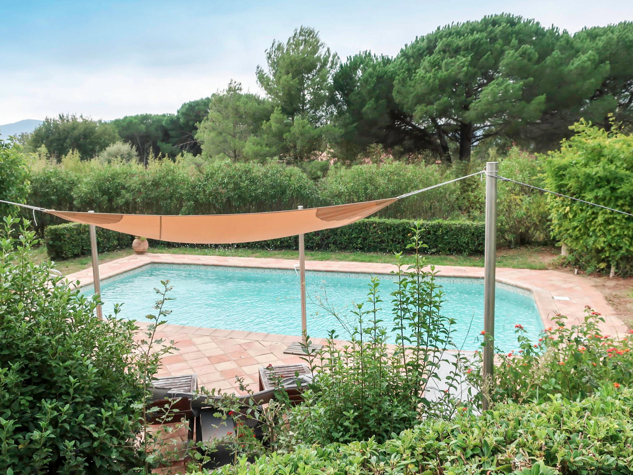 Foto 1 - Casa con 3 camere da letto a Grimaud con piscina privata e terrazza