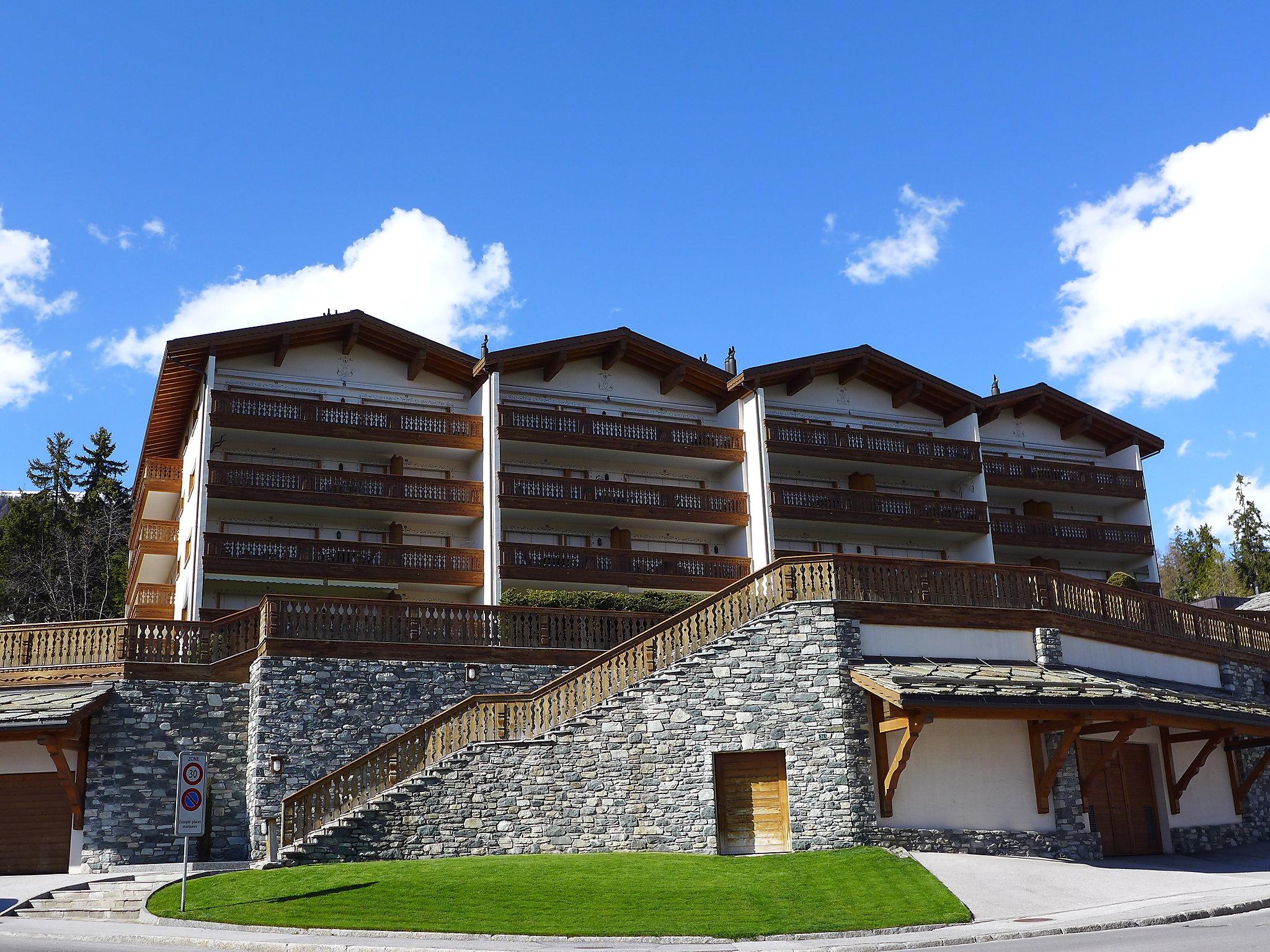 Foto 26 - Apartment mit 4 Schlafzimmern in Crans-Montana mit terrasse und blick auf die berge