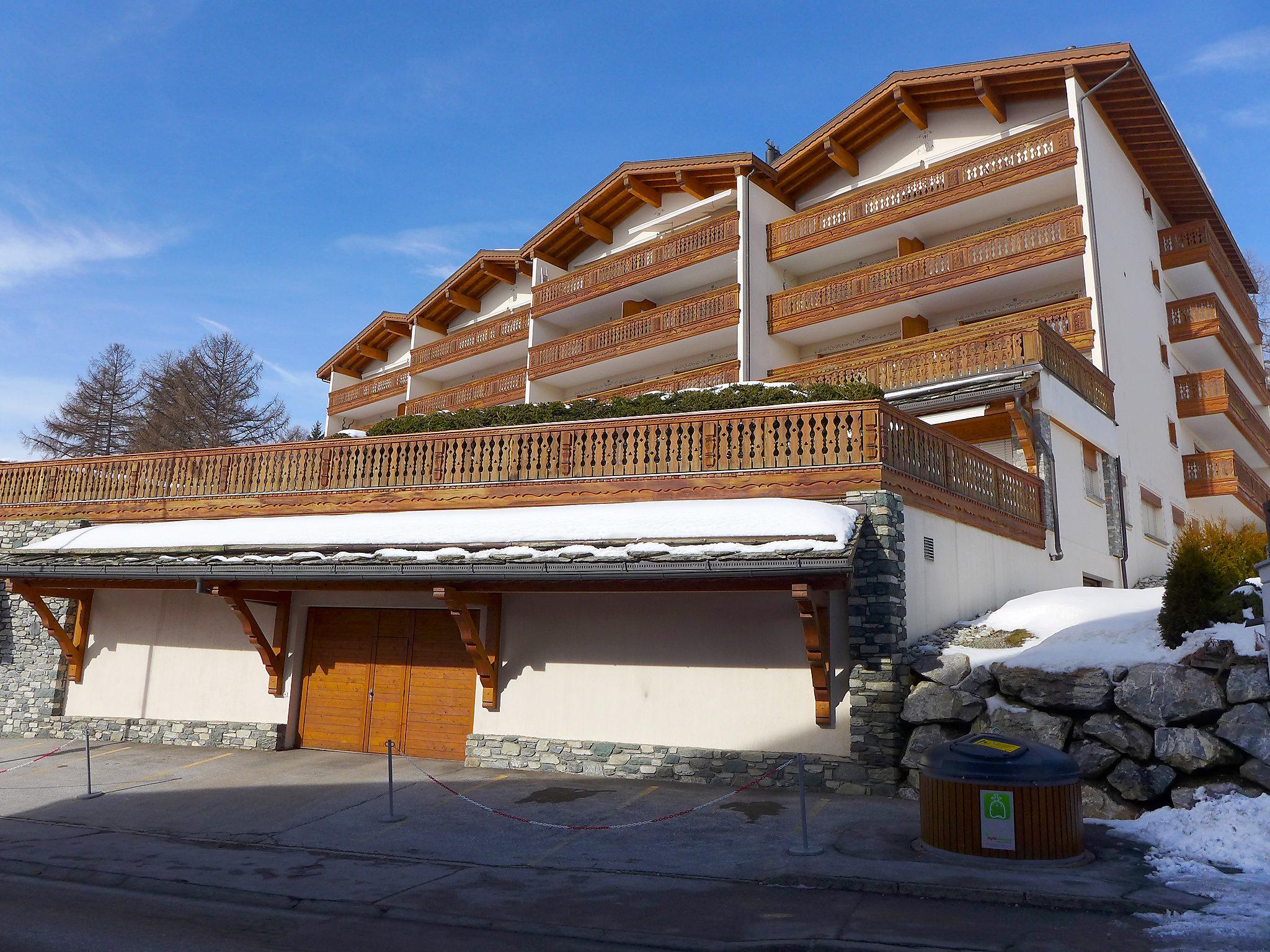 Foto 35 - Apartamento de 4 habitaciones en Crans-Montana con terraza y vistas a la montaña