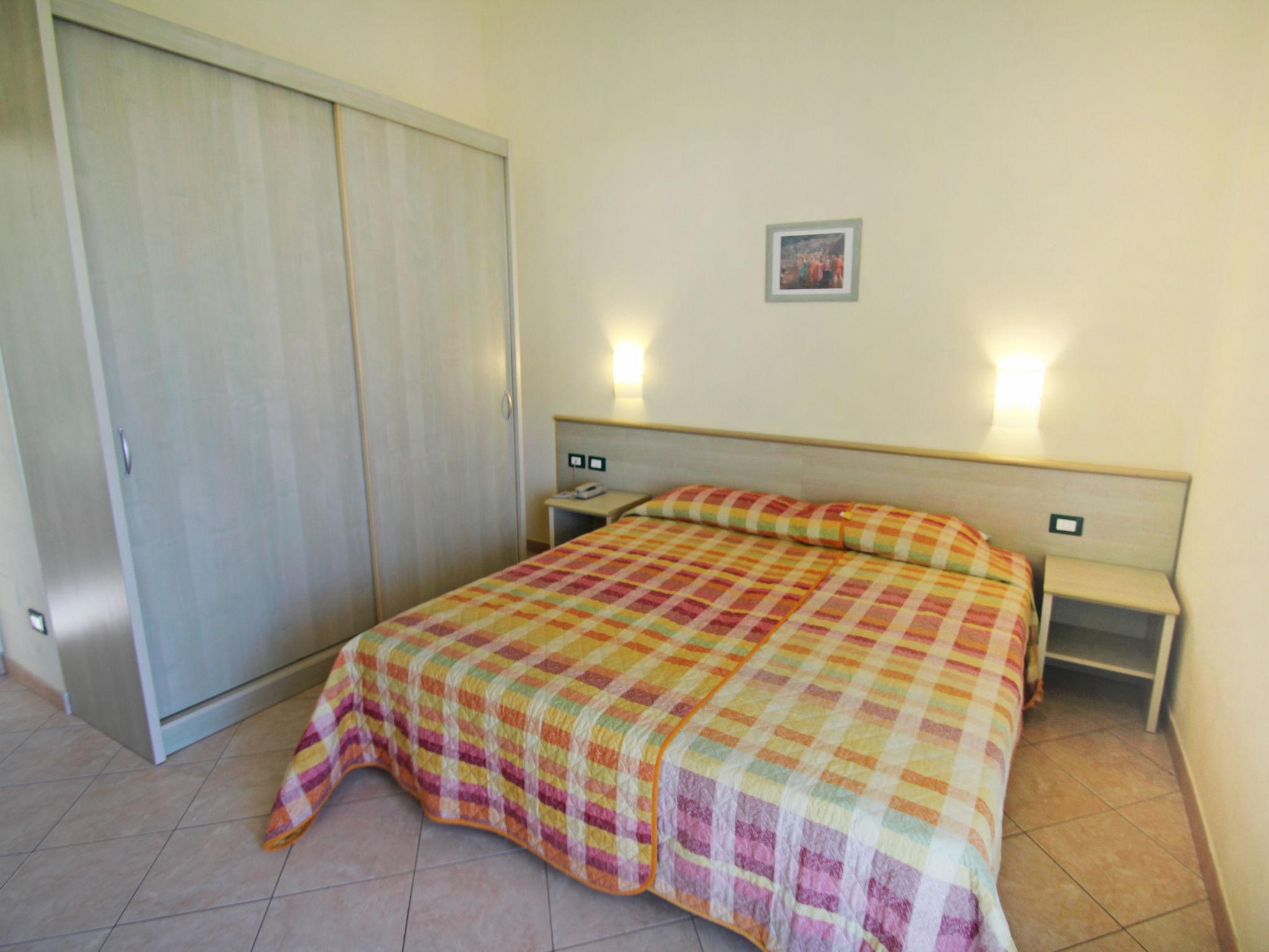 Photo 12 - 1 bedroom Apartment in Imperia with swimming pool and sea view