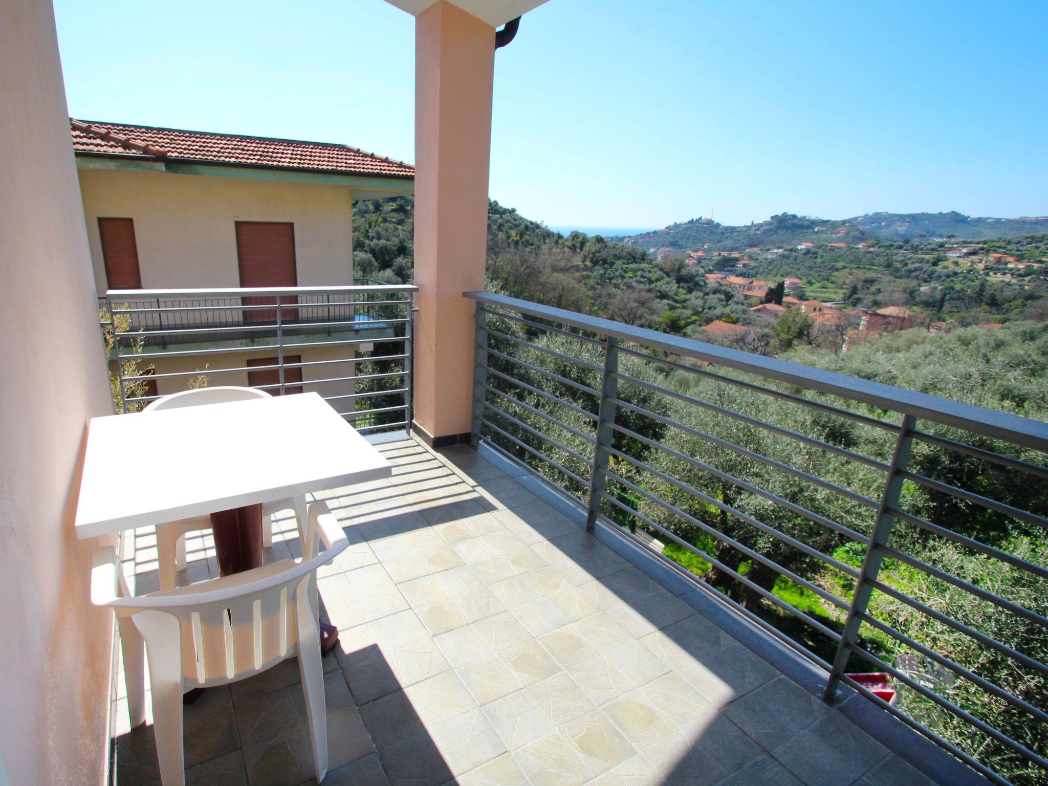 Photo 15 - 1 bedroom Apartment in Imperia with swimming pool and sea view