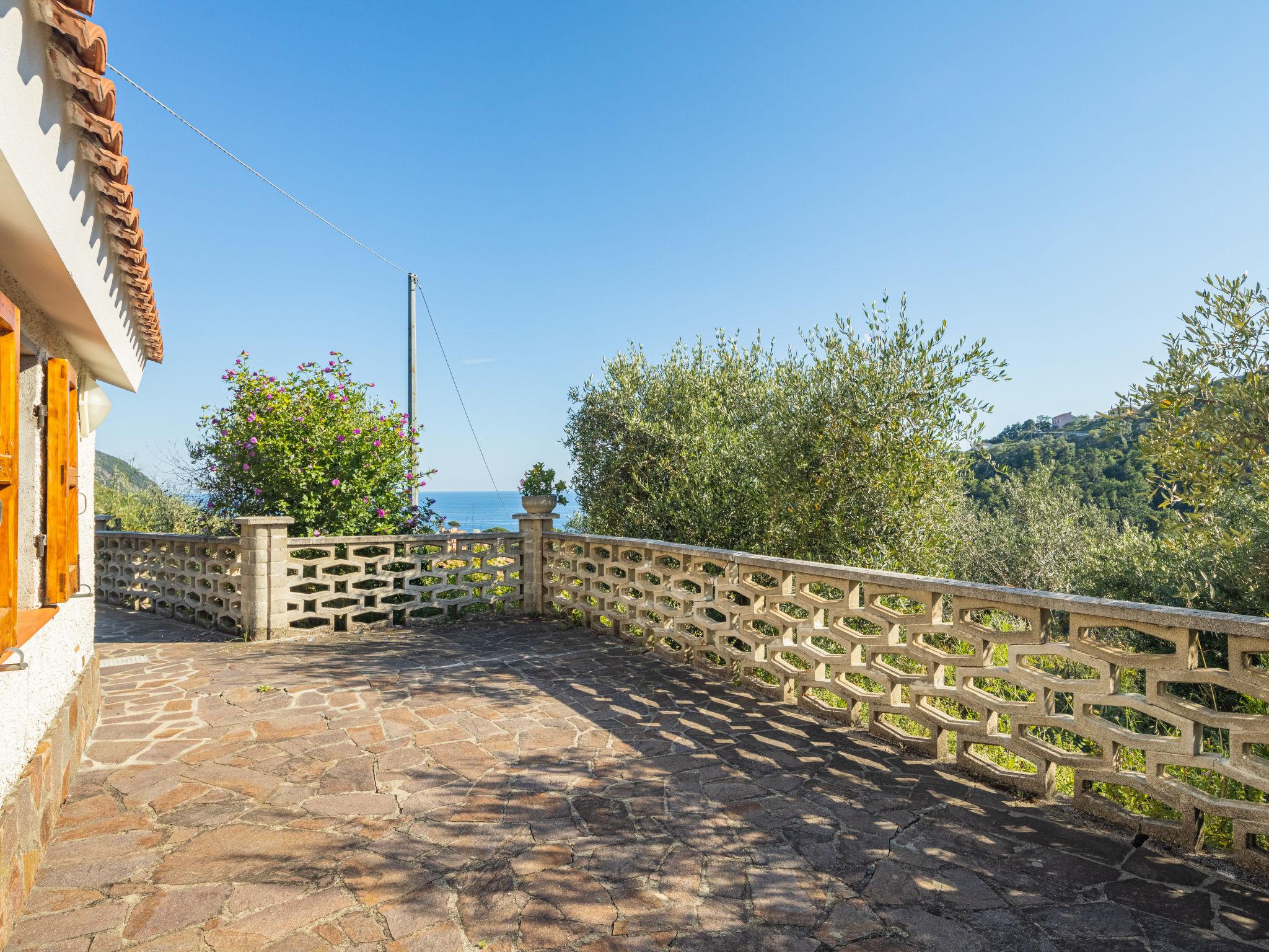 Photo 5 - Maison de 1 chambre à Moneglia avec jardin et vues à la mer