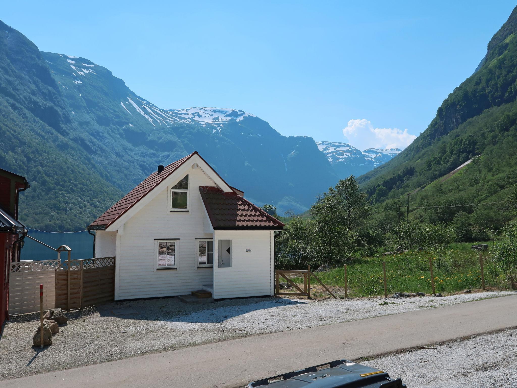 Photo 14 - 3 bedroom House in Aurland with garden and terrace