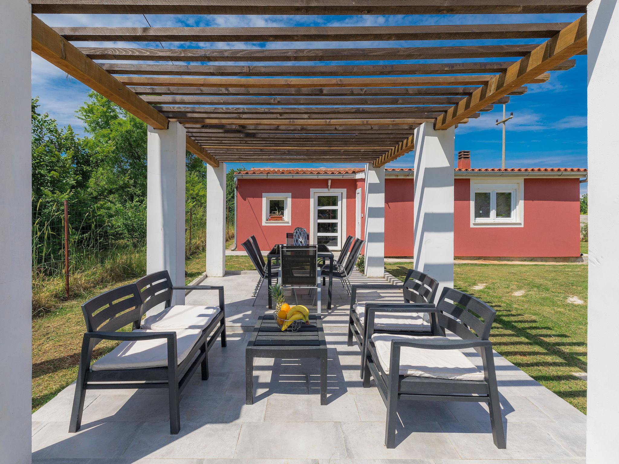 Photo 18 - Maison de 3 chambres à Ližnjan avec piscine privée et jardin