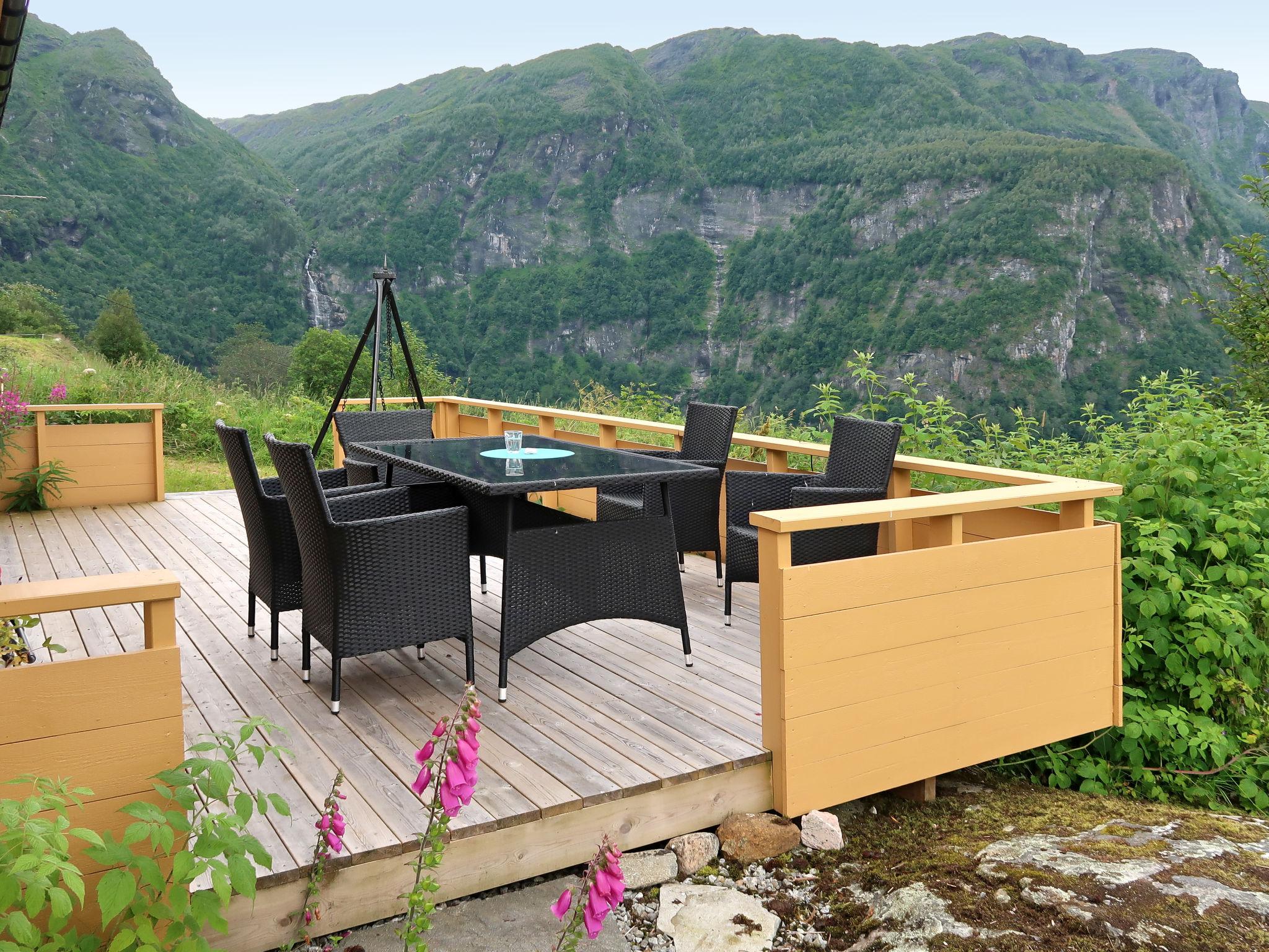 Photo 2 - Maison de 3 chambres à Vik i Sogn avec jardin et terrasse