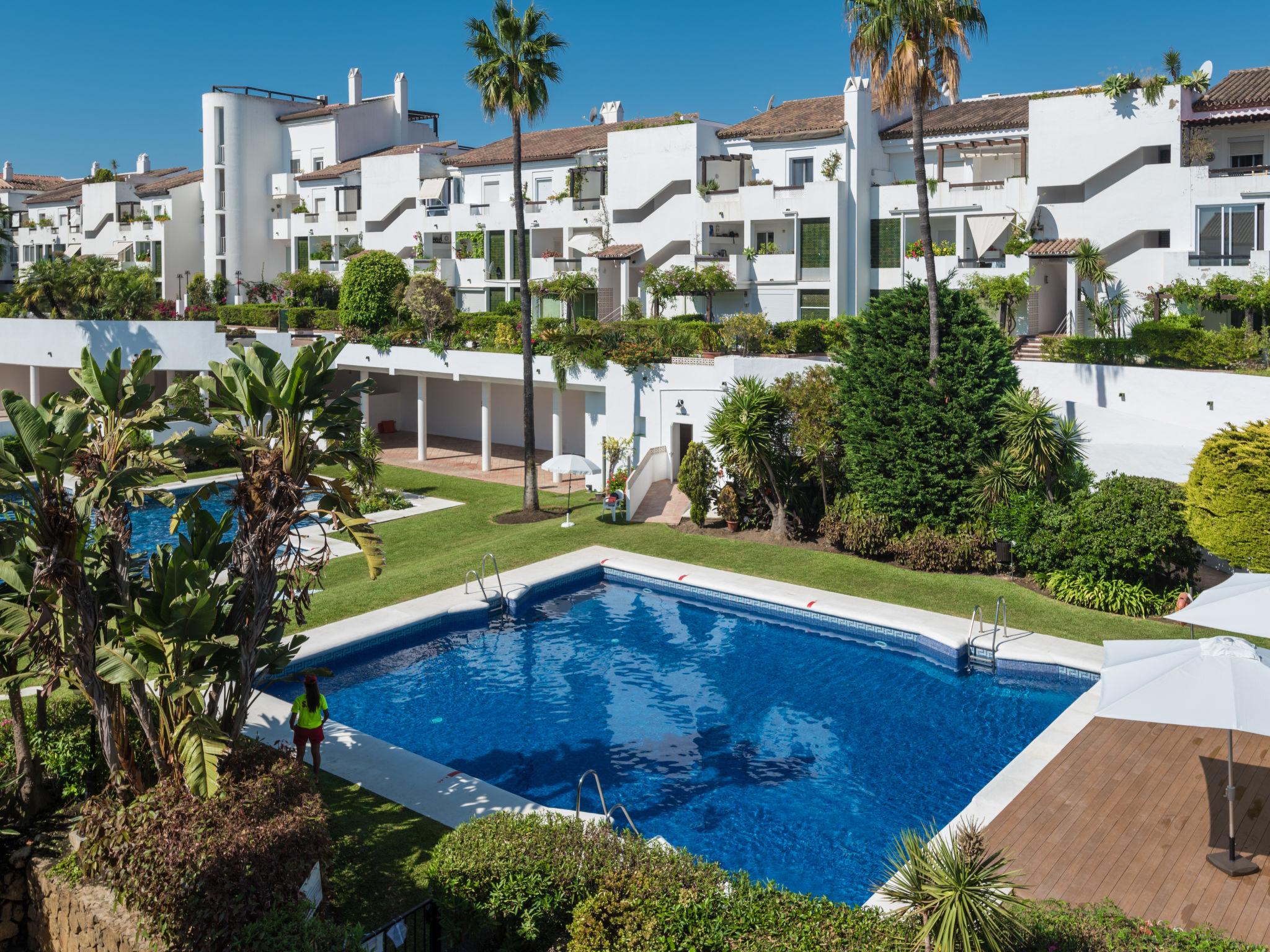 Foto 1 - Apartamento de 2 habitaciones en Estepona con piscina y terraza