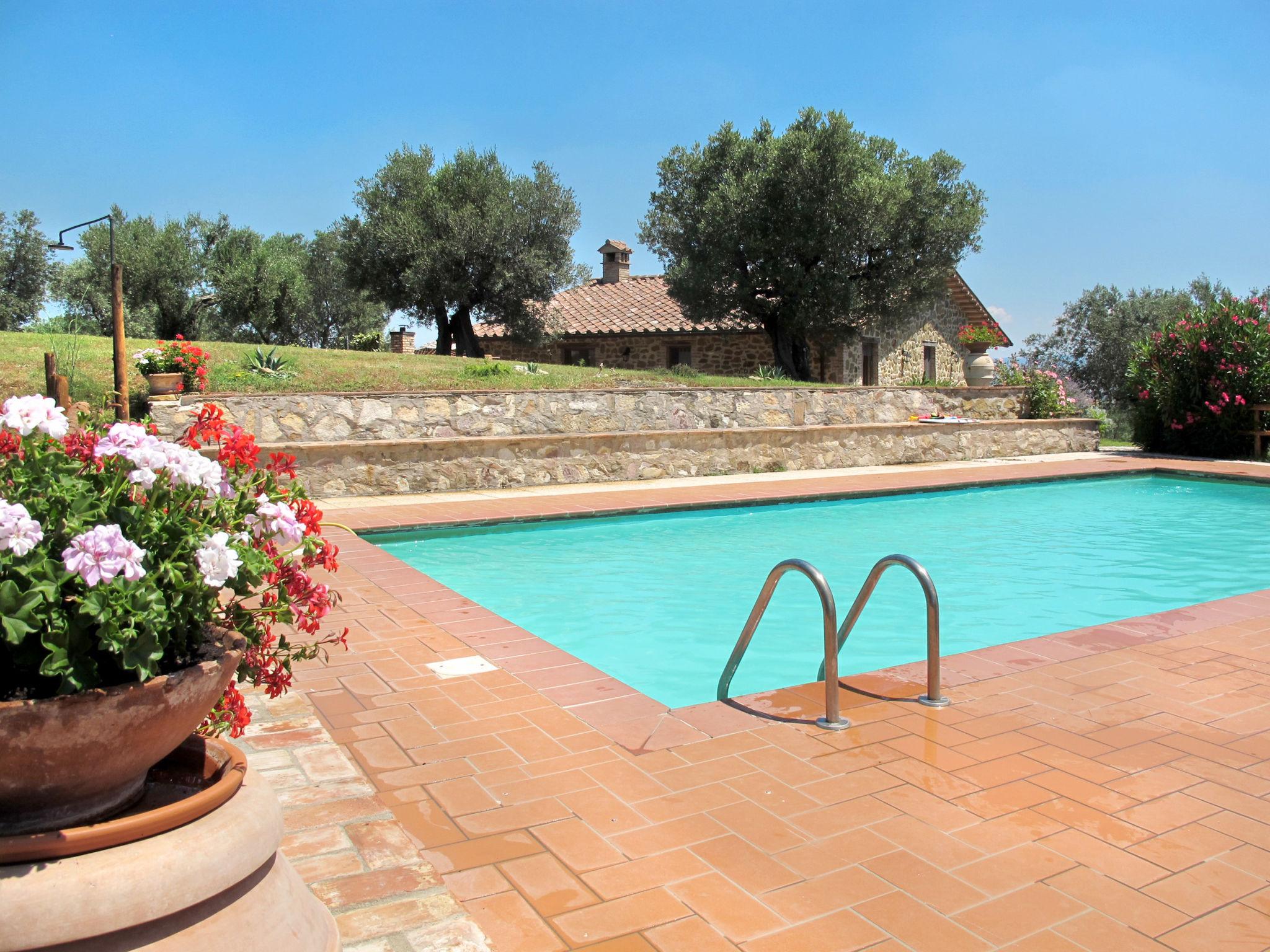 Photo 2 - 10 bedroom House in Piegaro with private pool and mountain view