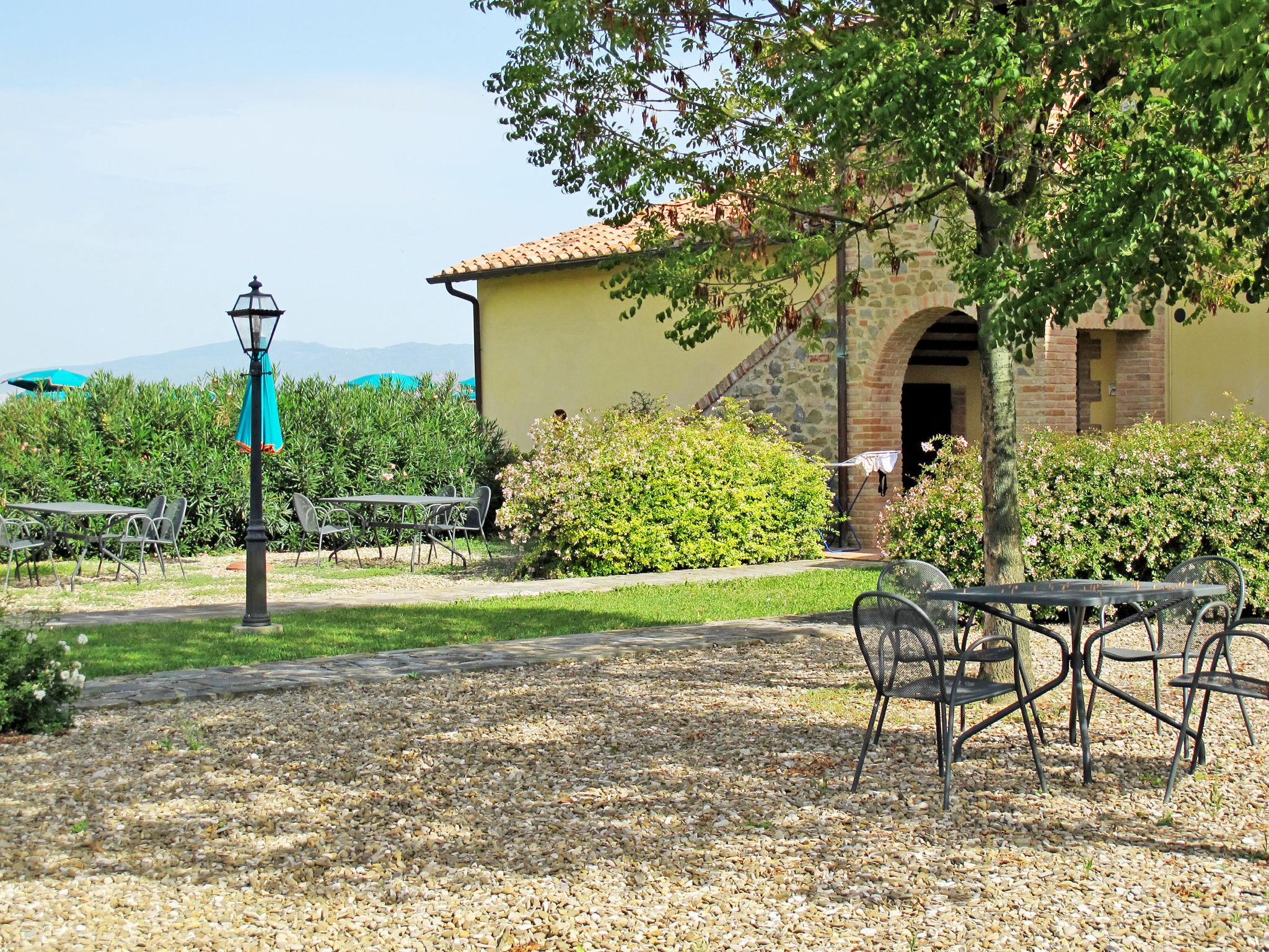 Foto 6 - Appartamento con 2 camere da letto a Castiglione del Lago con piscina e vista sulle montagne