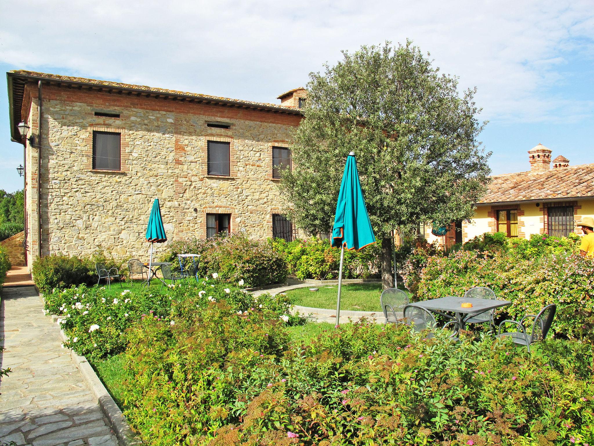 Photo 18 - Appartement de 2 chambres à Castiglione del Lago avec piscine et jardin