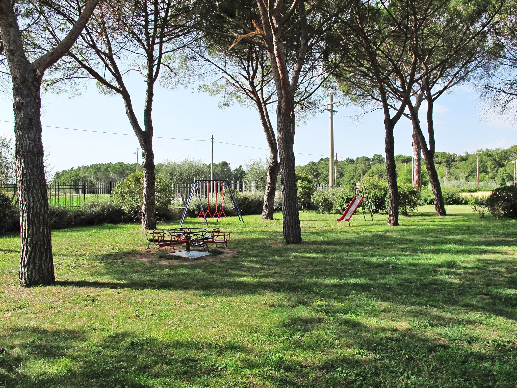 Photo 29 - Appartement de 2 chambres à Castiglione del Lago avec piscine et jardin