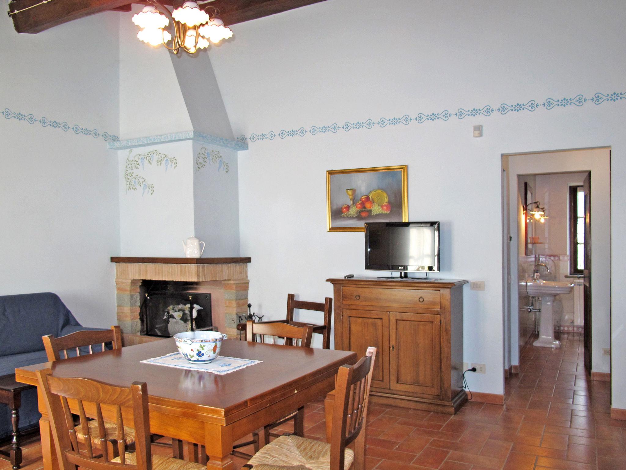 Photo 9 - 1 bedroom Apartment in Castiglione del Lago with swimming pool and mountain view