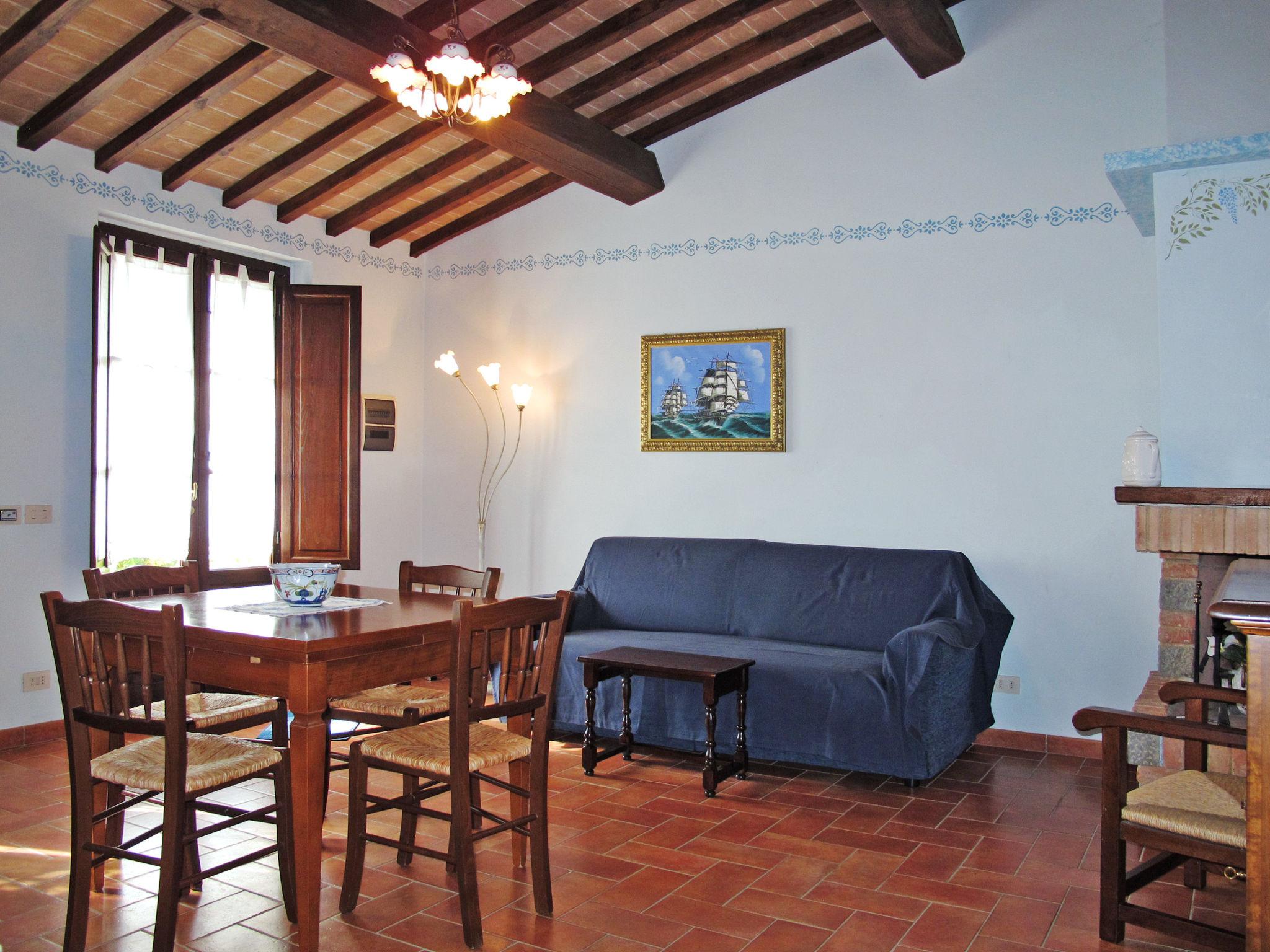 Photo 10 - 1 bedroom Apartment in Castiglione del Lago with swimming pool and mountain view