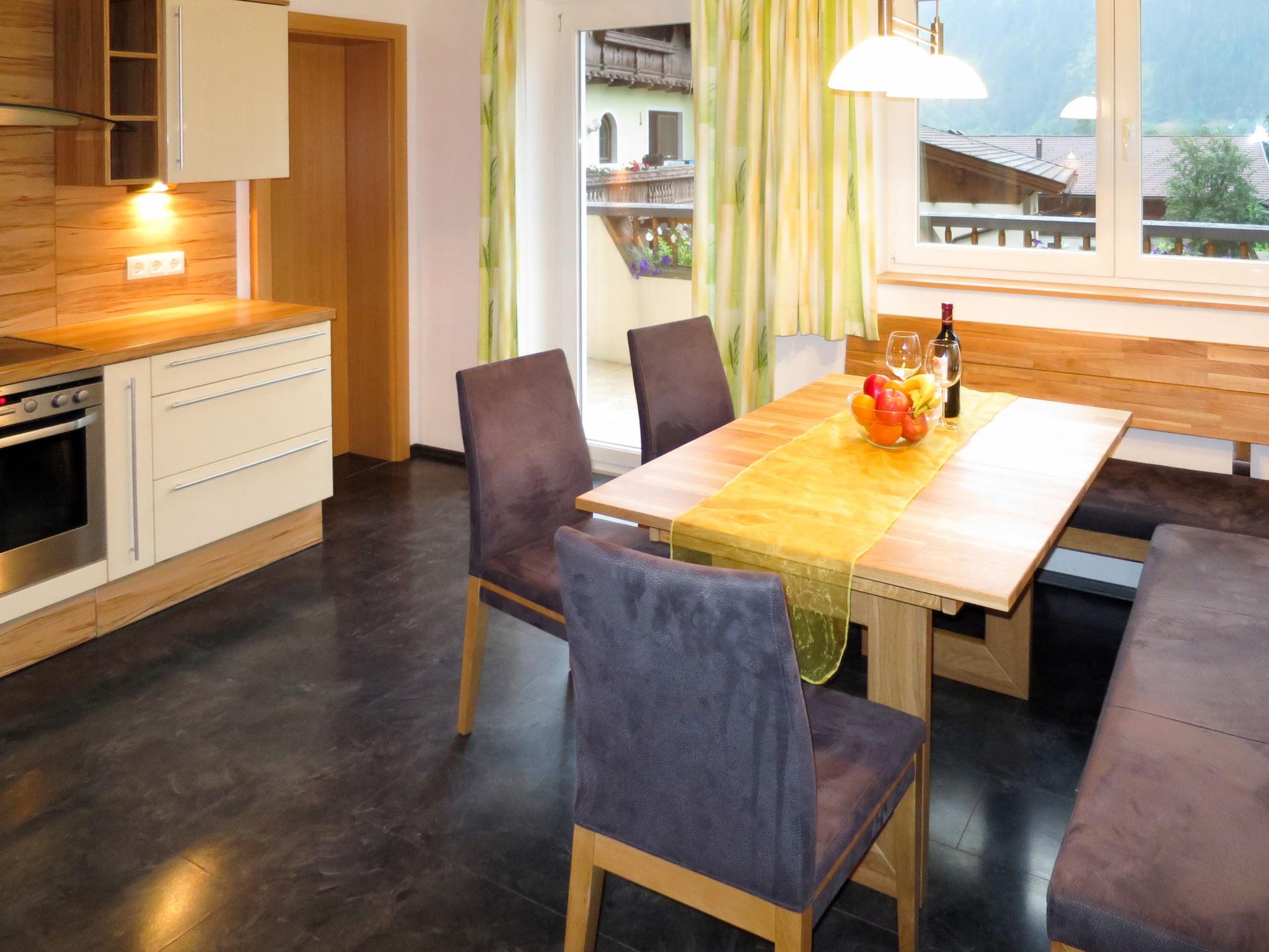 Photo 4 - Appartement de 3 chambres à Schwendau avec terrasse et vues sur la montagne