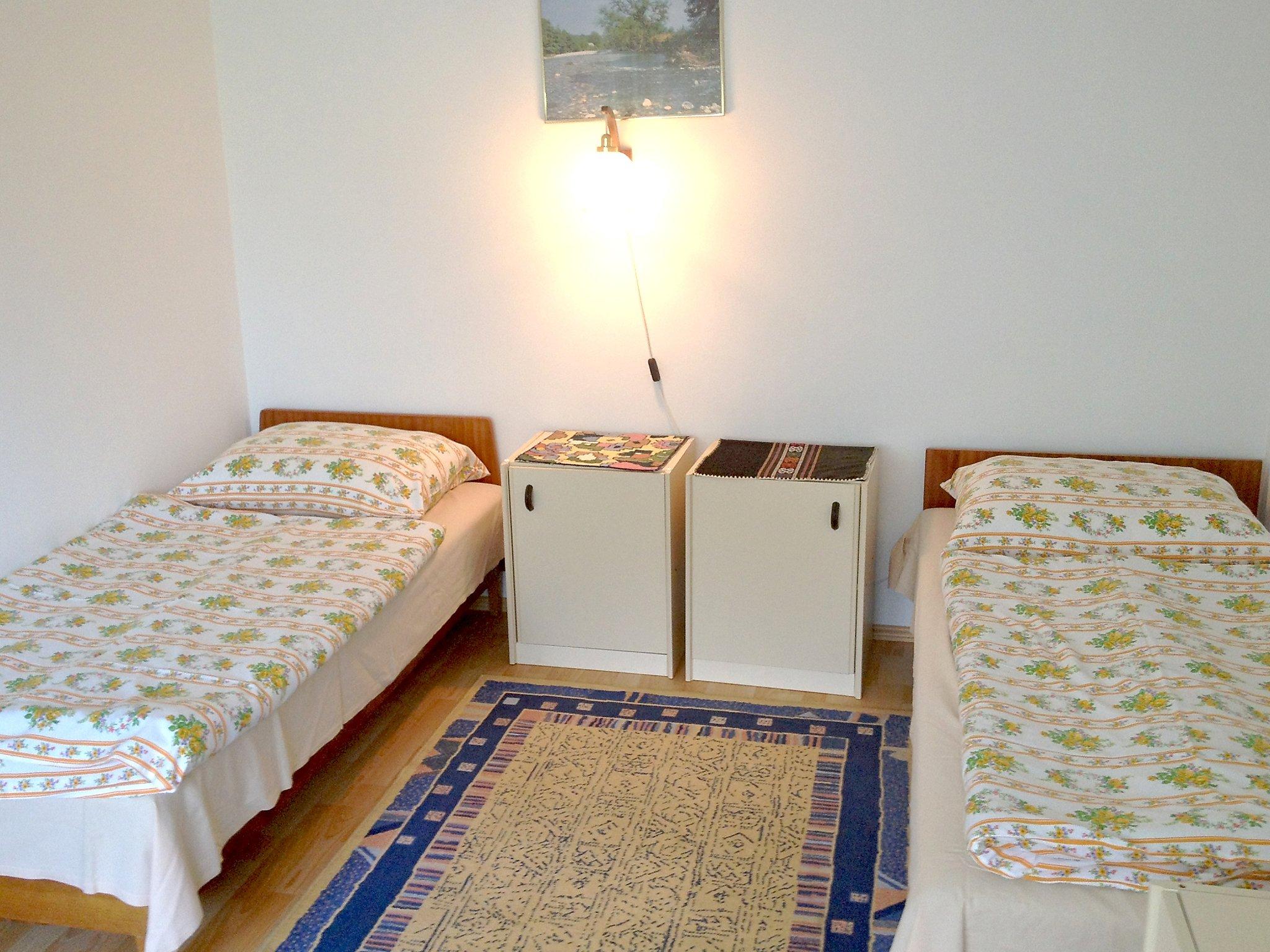 Foto 11 - Haus mit 6 Schlafzimmern in Balatonfenyves mit garten und terrasse
