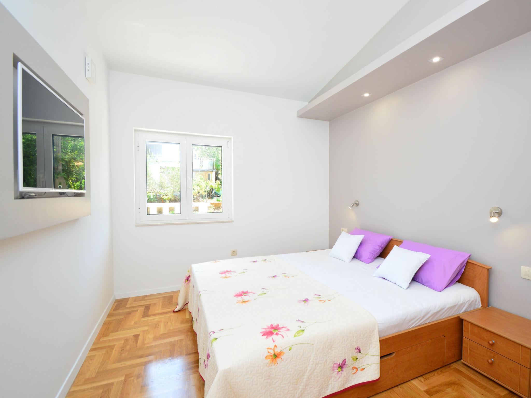 Foto 12 - Apartamento de 2 habitaciones en Trogir con piscina y vistas al mar