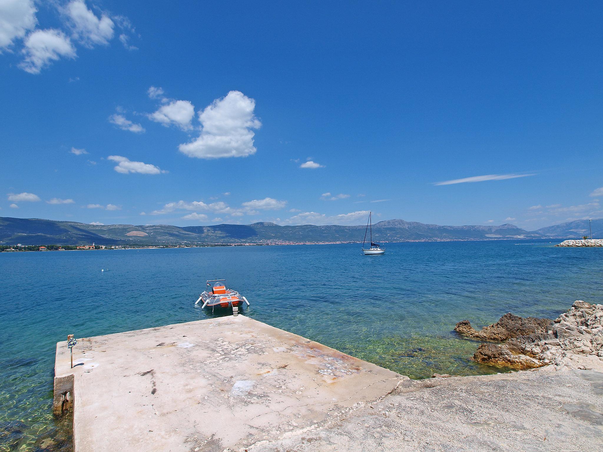 Foto 19 - Apartamento de 2 habitaciones en Trogir con piscina y vistas al mar