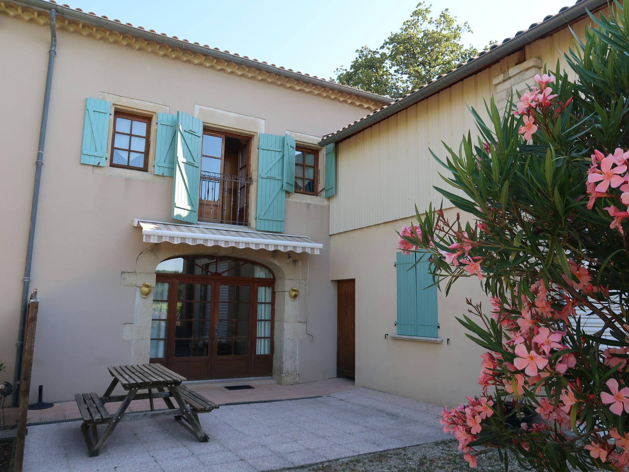 Photo 1 - Maison de 3 chambres à Grillon avec jardin et terrasse