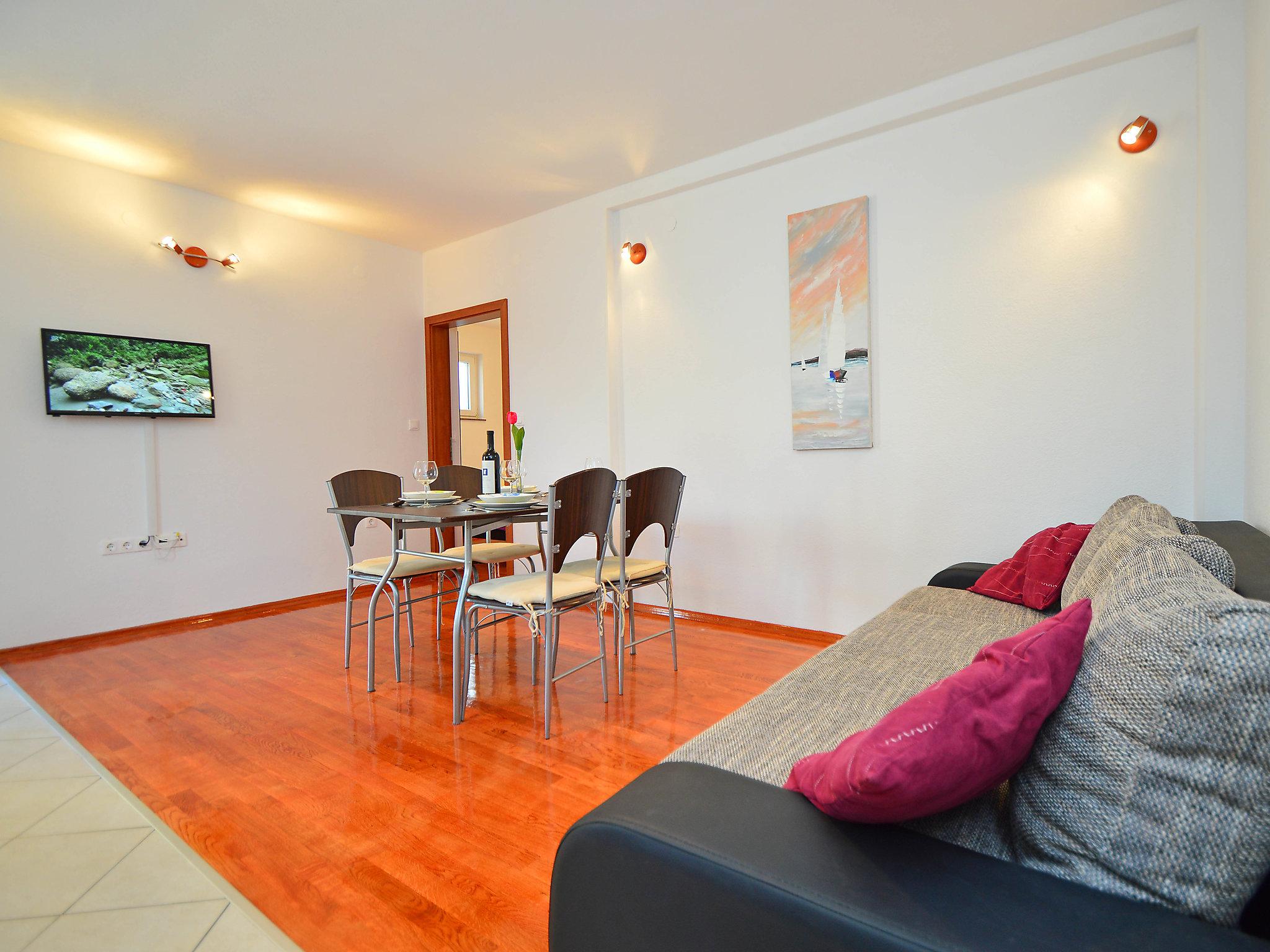 Foto 2 - Appartamento con 1 camera da letto a Sebenico con terrazza