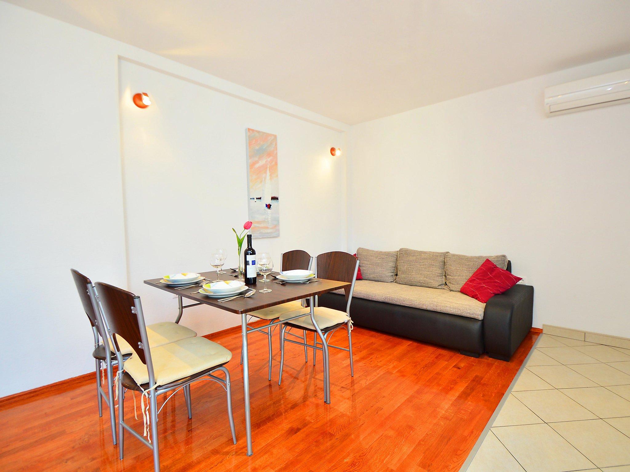Foto 3 - Appartamento con 1 camera da letto a Sebenico con terrazza