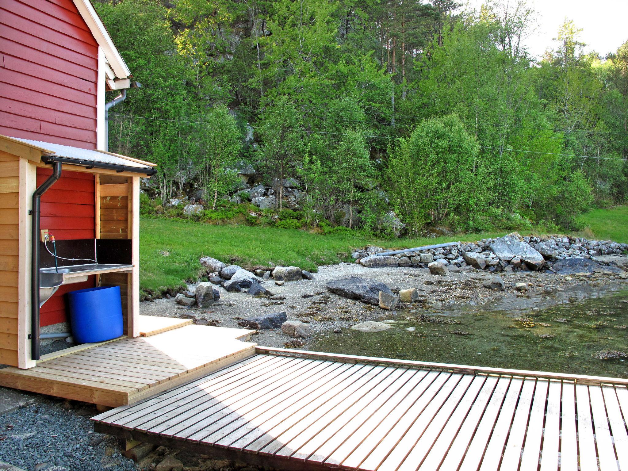 Foto 18 - Haus mit 2 Schlafzimmern in Tysnes mit garten