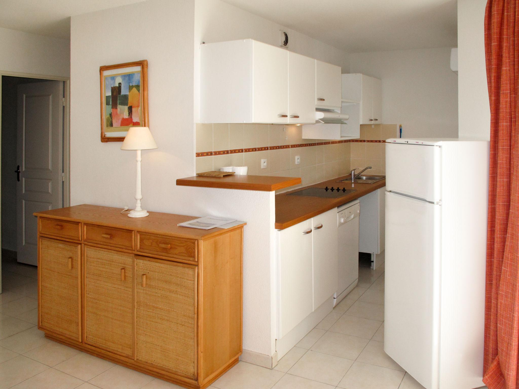 Photo 4 - 2 bedroom Apartment in Valras-Plage with swimming pool and sea view