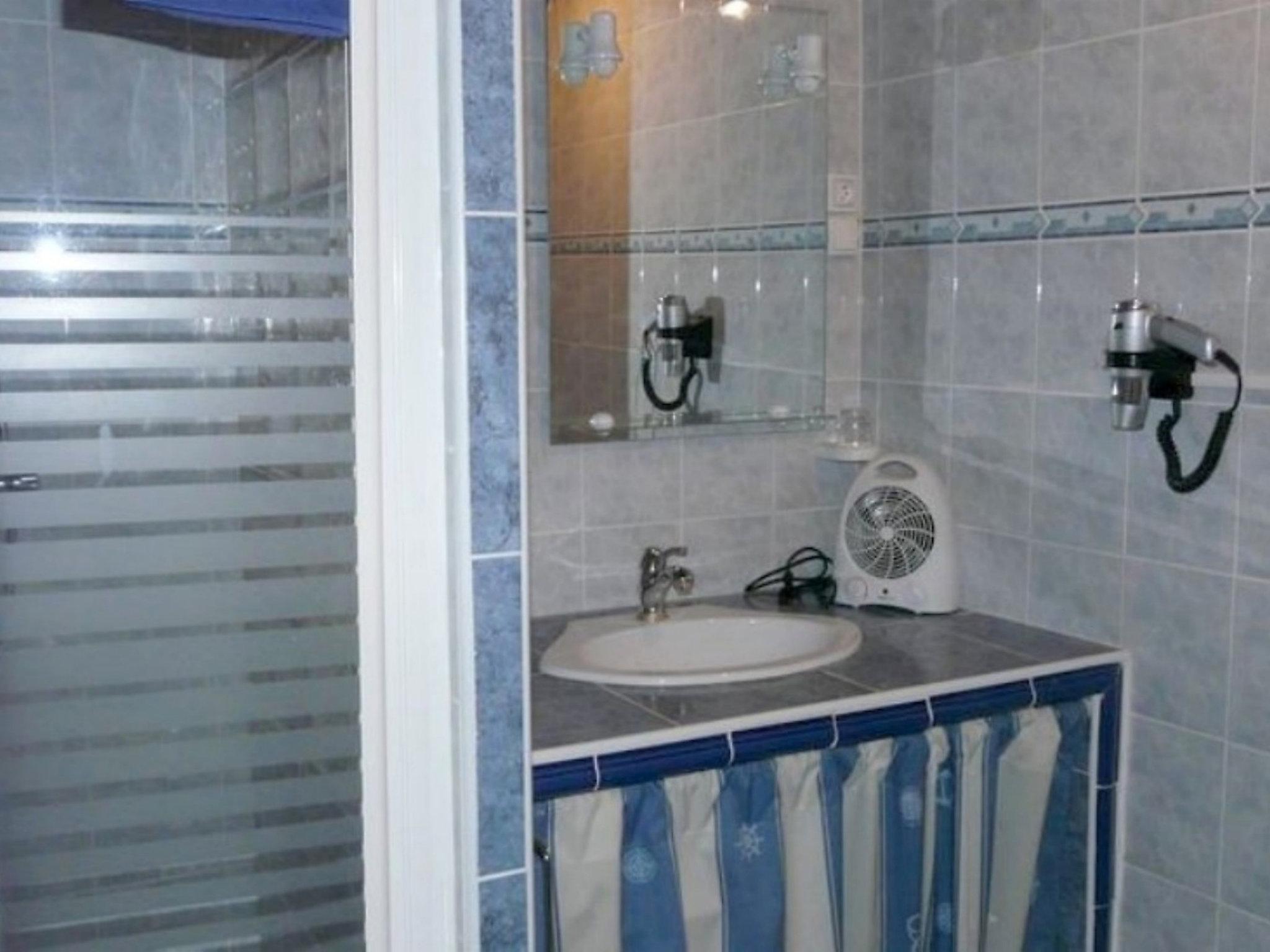 Foto 16 - Casa con 4 camere da letto a Limoux con piscina privata e giardino