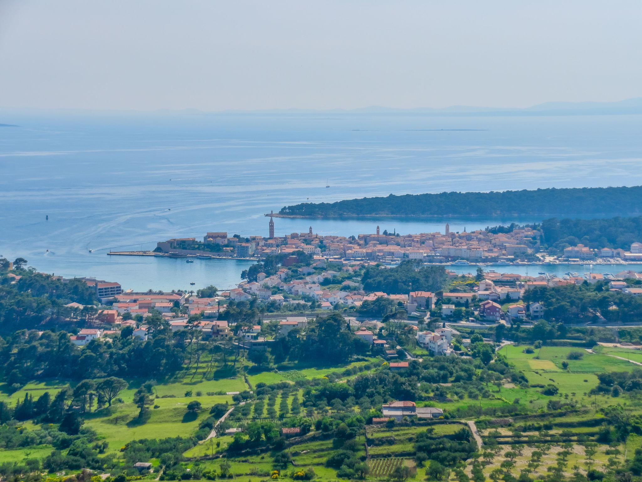 Photo 16 - 2 bedroom Apartment in Rab with garden and terrace