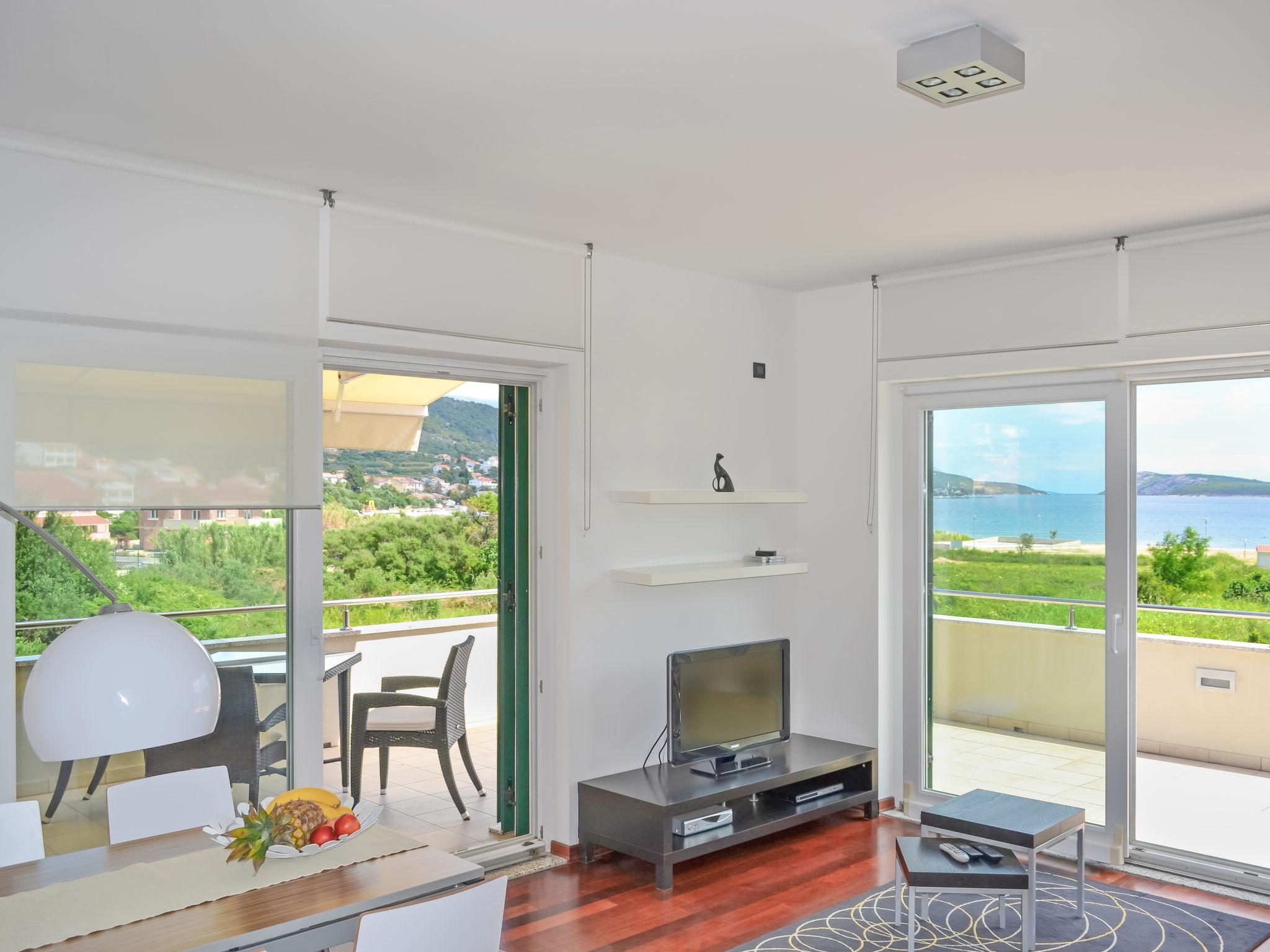 Foto 3 - Apartamento de 1 habitación en Rab con jardín y vistas al mar