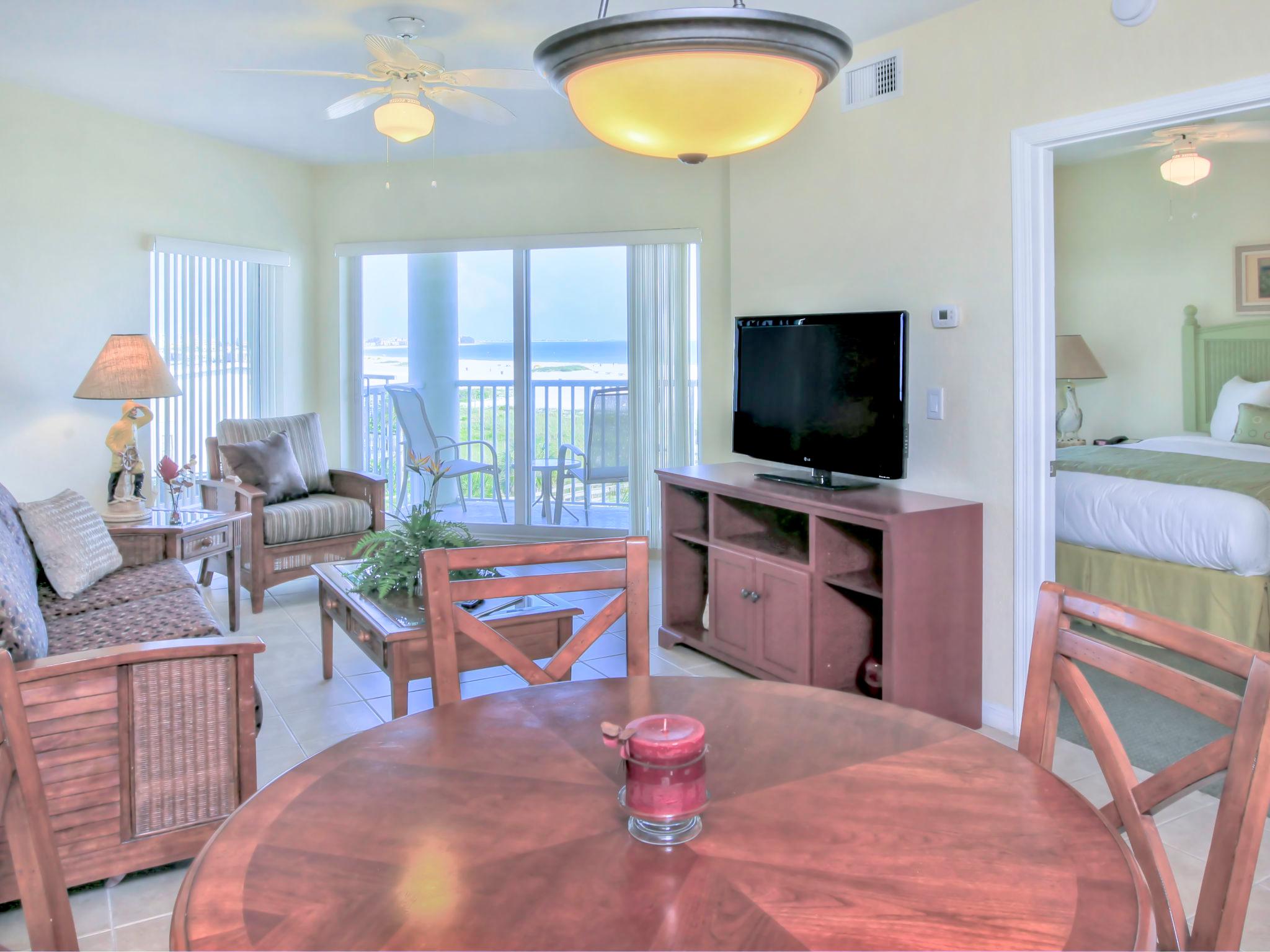 Photo 3 - 2 bedroom Apartment in Treasure Island with swimming pool and sea view