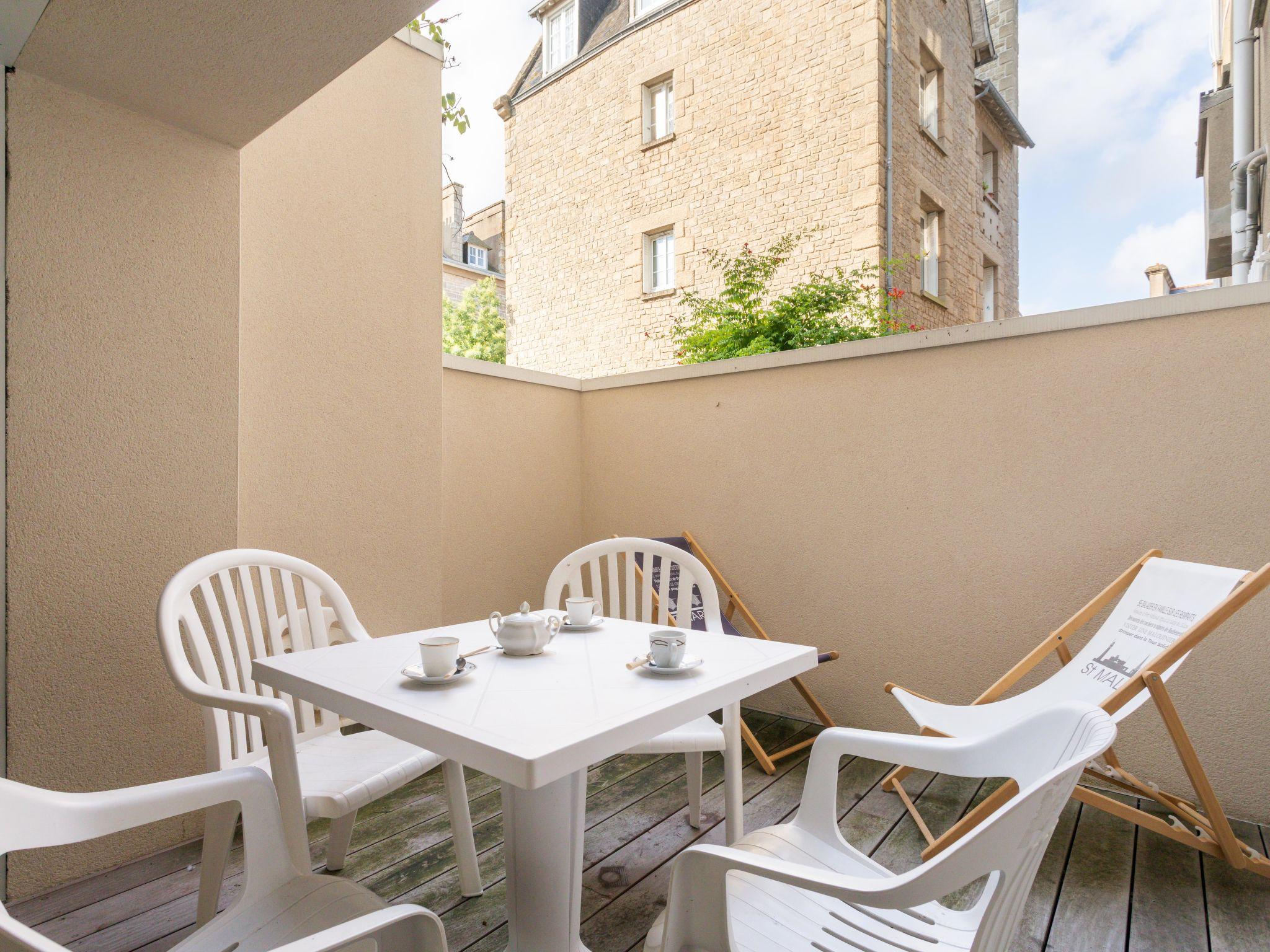 Photo 22 - Appartement de 4 chambres à Dinard avec jardin et terrasse