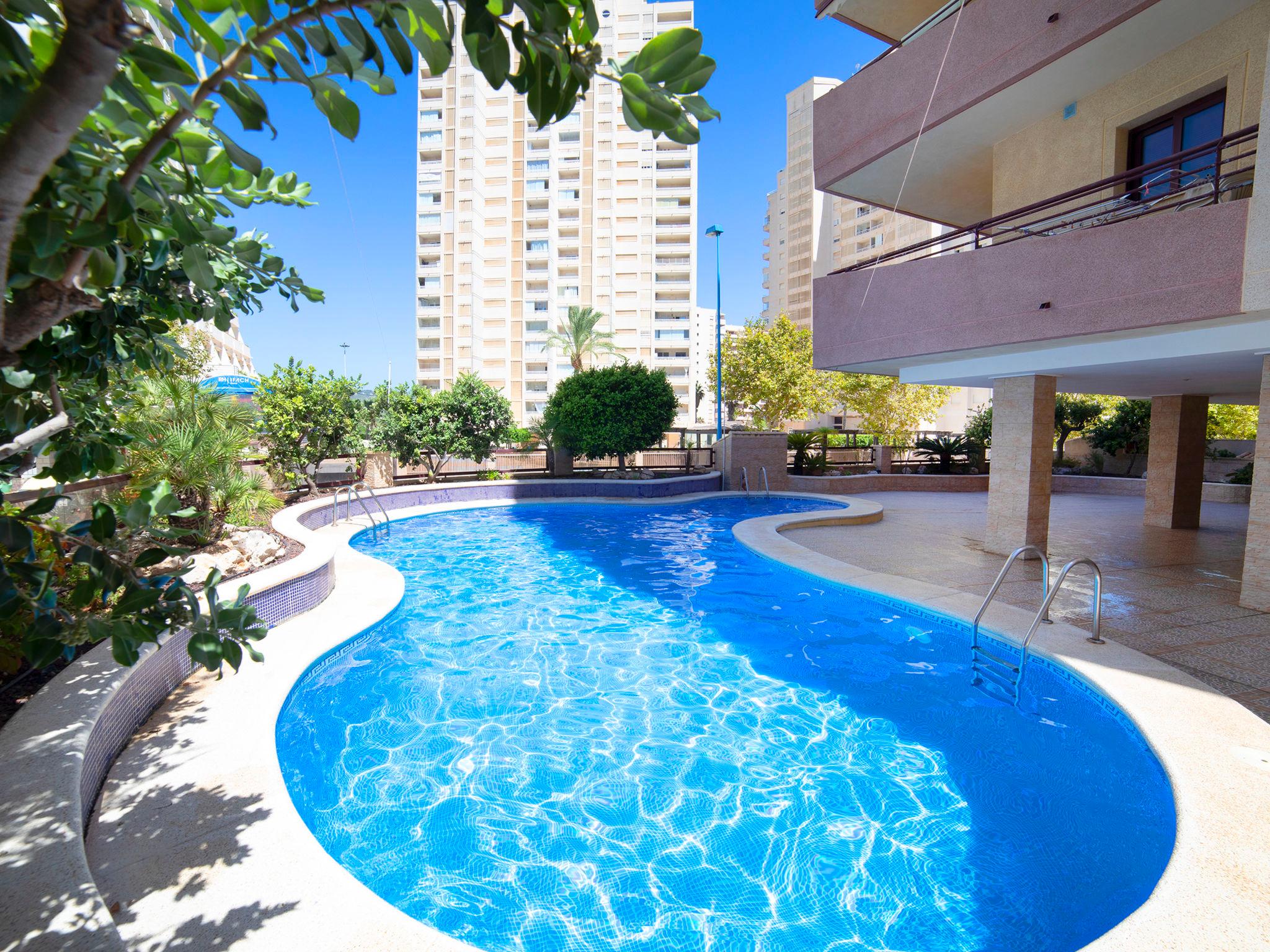 Foto 1 - Apartamento de 2 habitaciones en Calpe con piscina y jardín