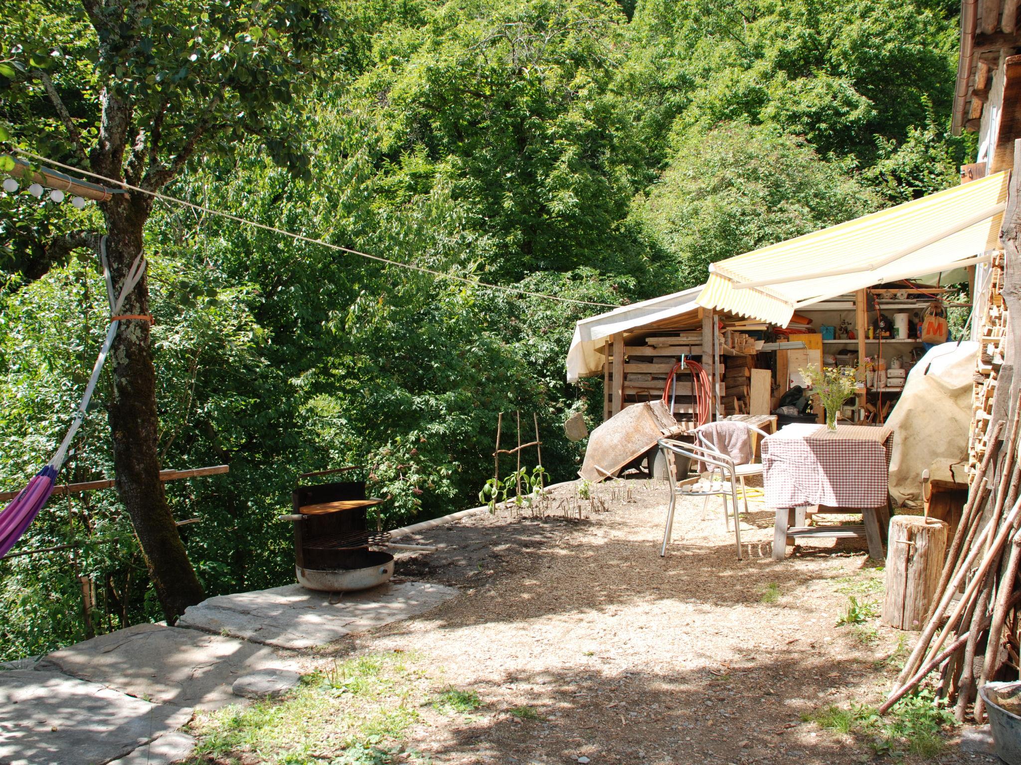 Photo 18 - Maison de 1 chambre à Serravalle avec jardin et vues sur la montagne