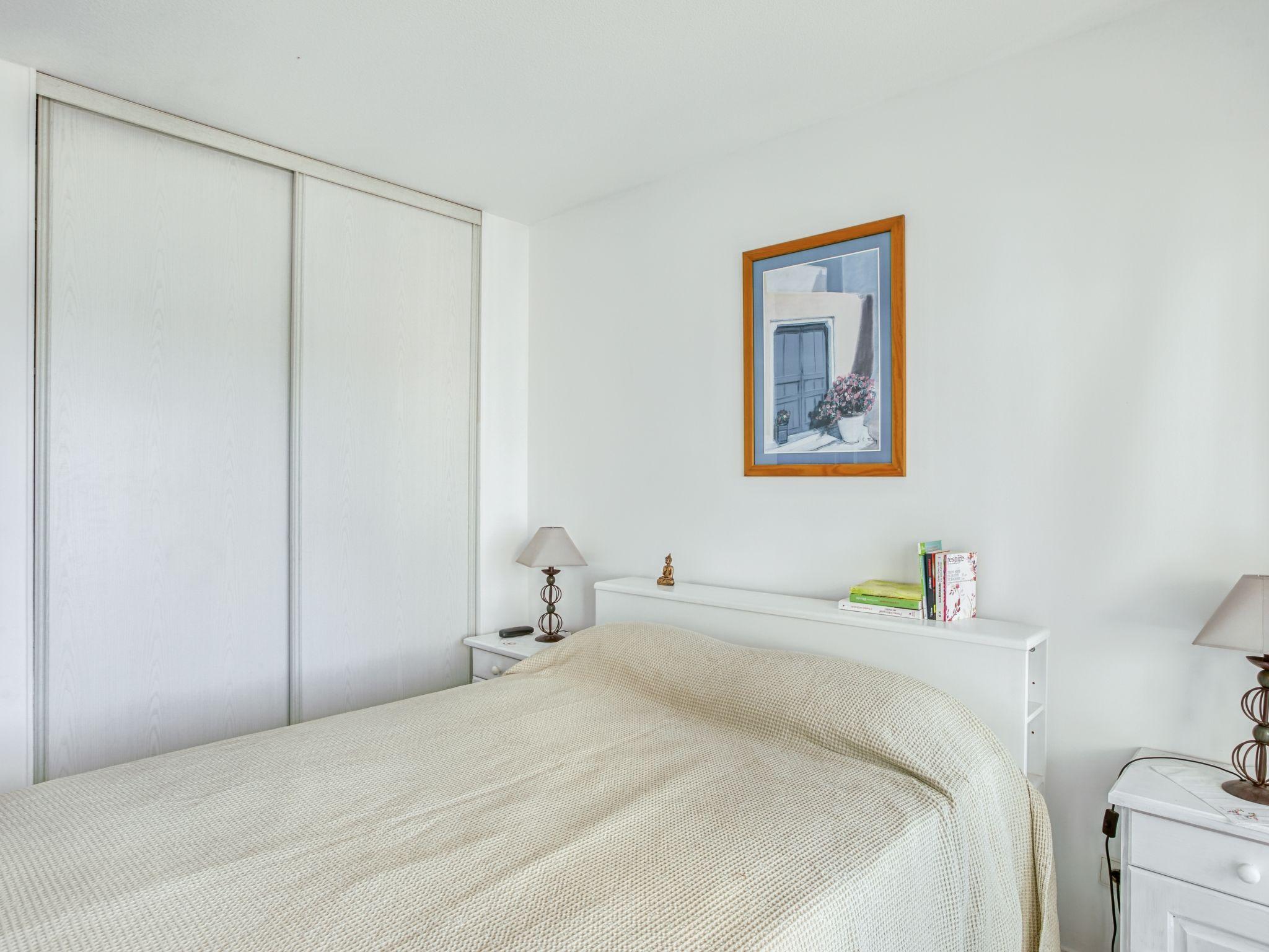 Foto 10 - Appartamento con 1 camera da letto a Fréjus con terrazza e vista mare