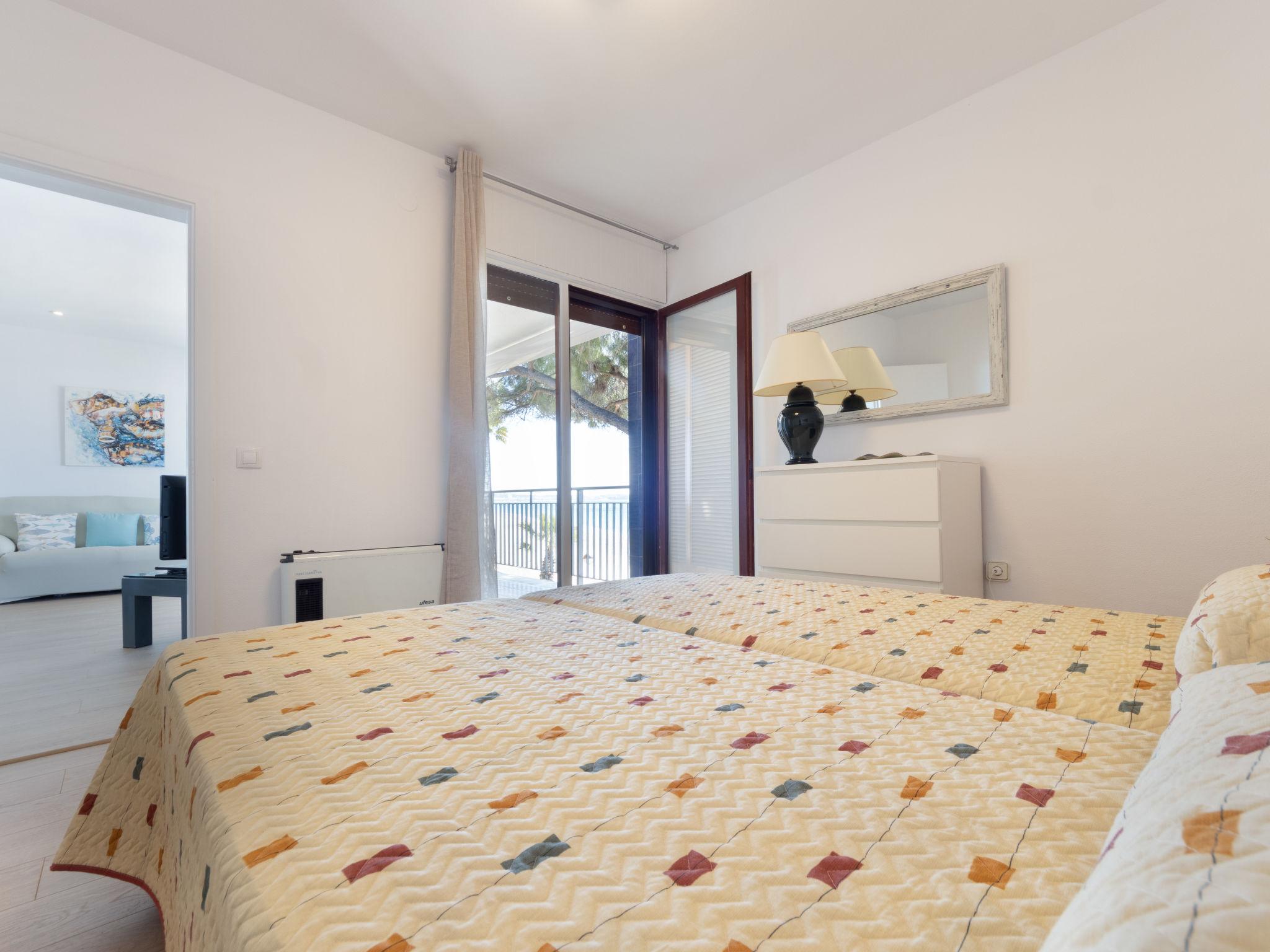 Foto 14 - Appartamento con 3 camere da letto a Cambrils con piscina e vista mare