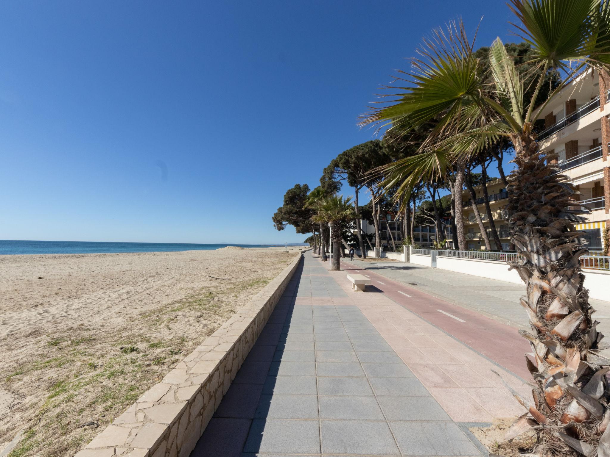 Photo 32 - Appartement de 3 chambres à Cambrils avec piscine et vues à la mer