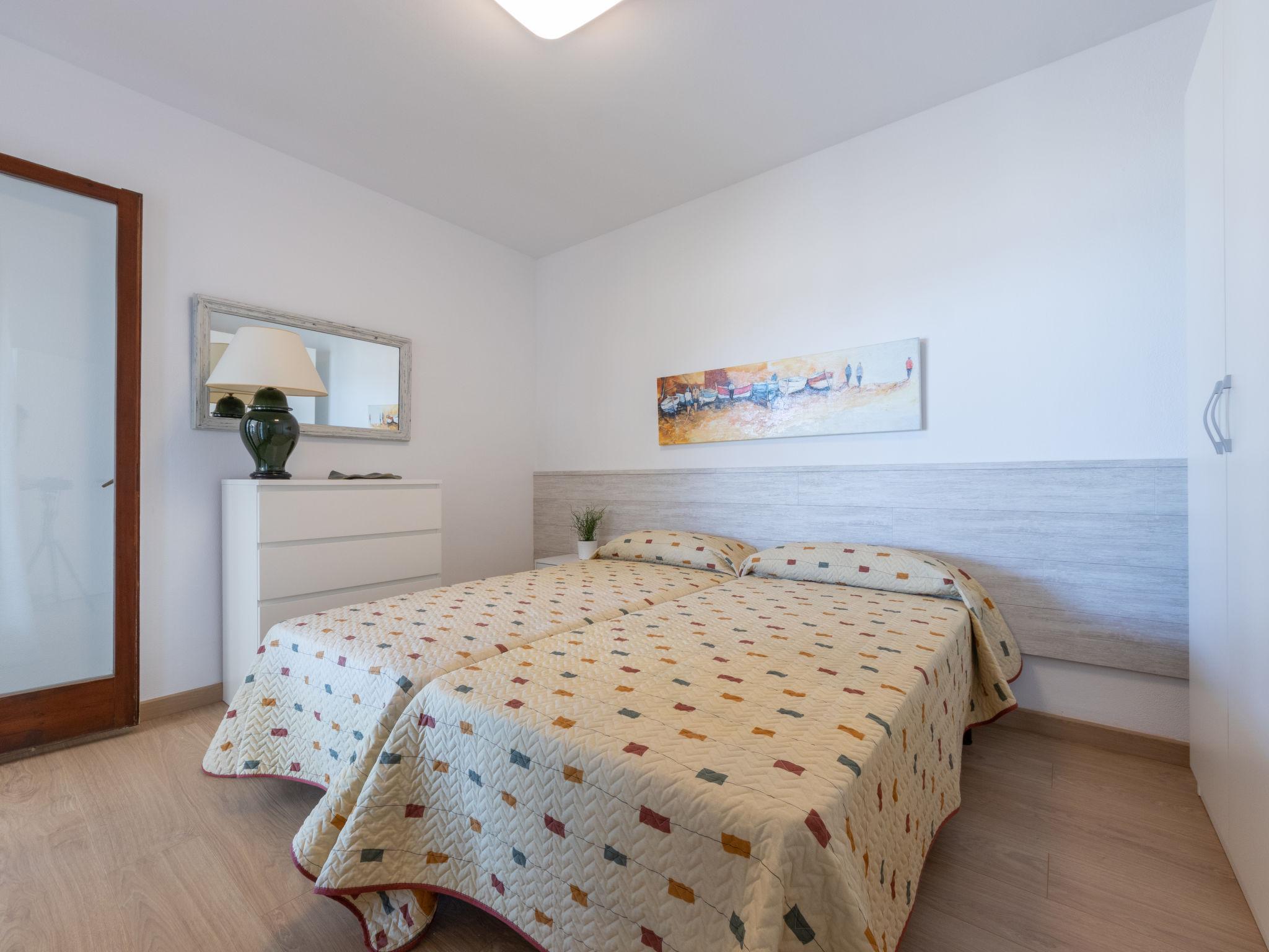 Foto 5 - Apartamento de 3 quartos em Cambrils com piscina e vistas do mar