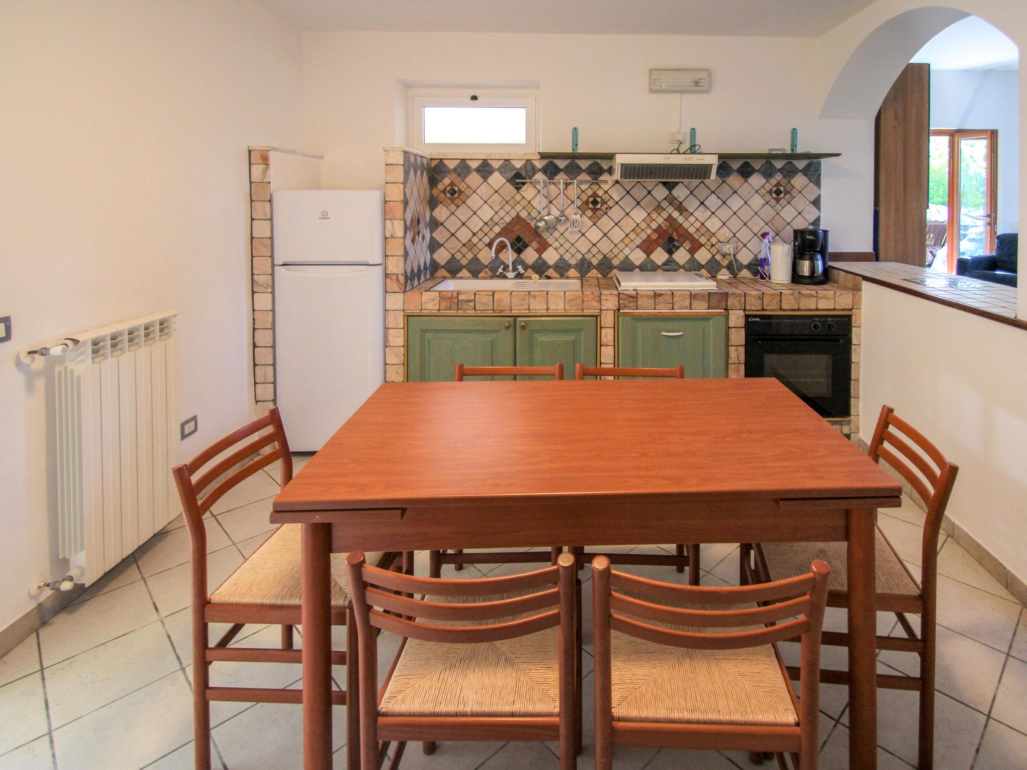 Photo 9 - 2 bedroom Apartment in Luino with swimming pool and garden