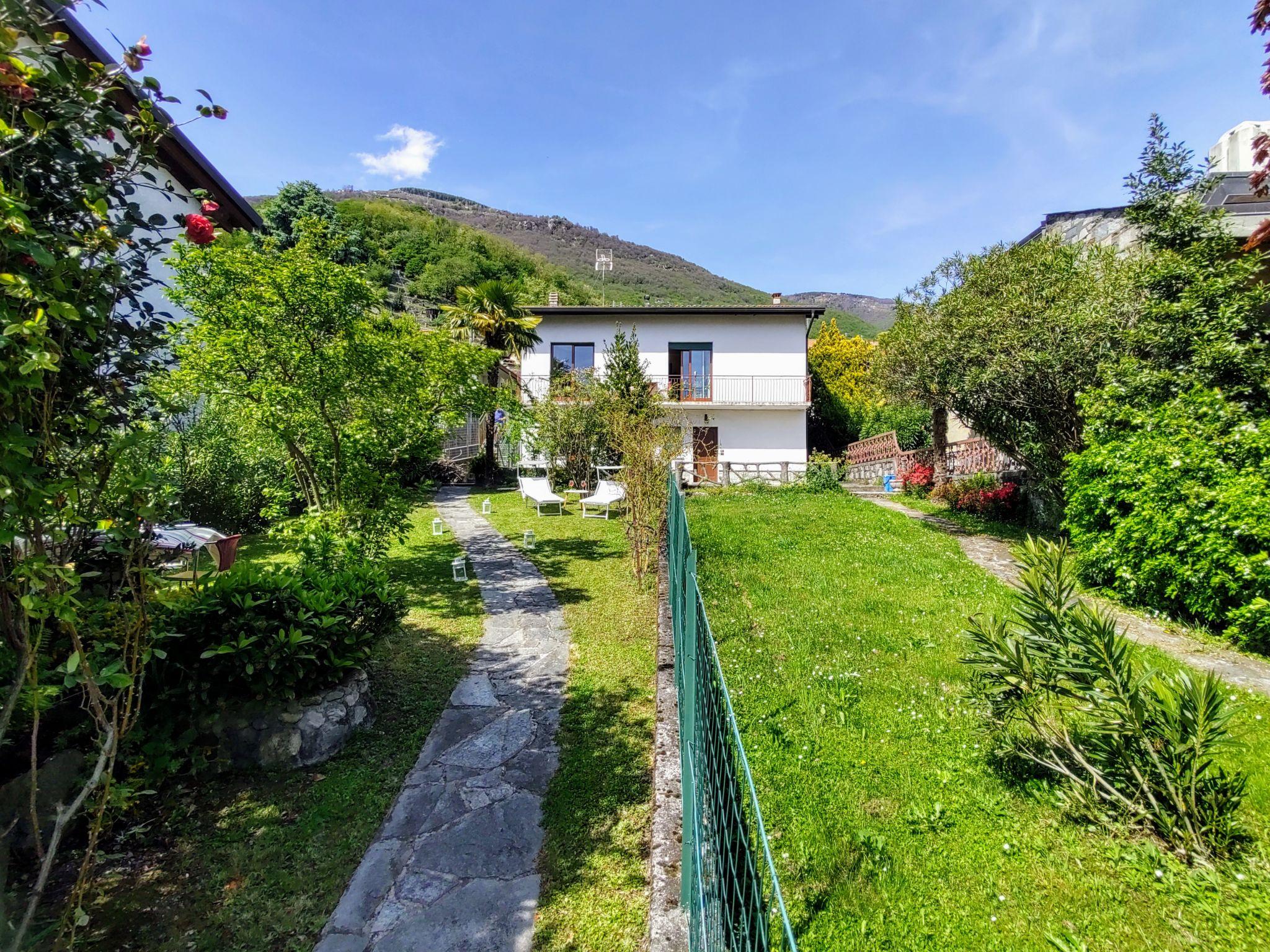 Photo 1 - Appartement de 2 chambres à Gera Lario avec terrasse