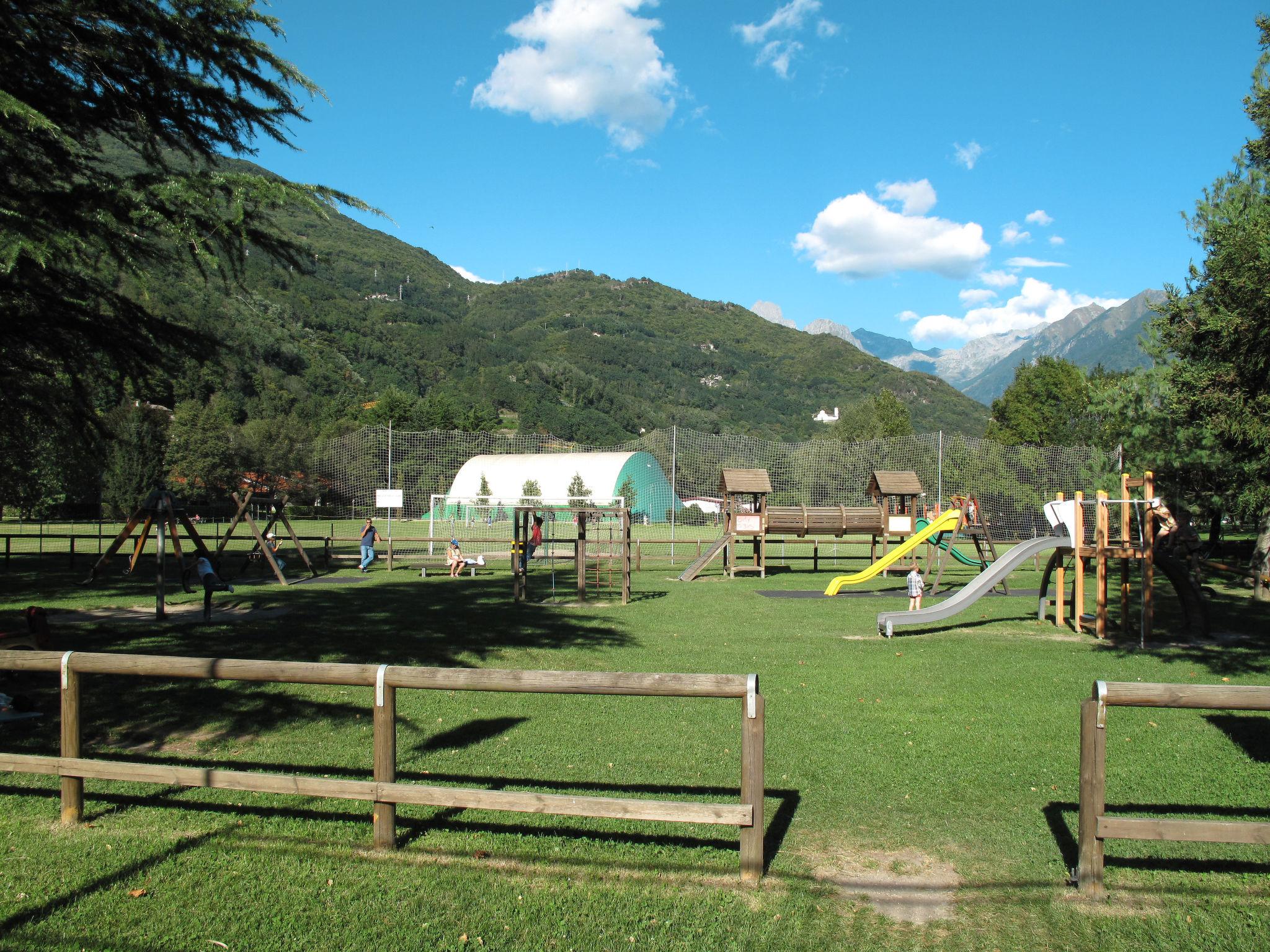 Foto 26 - Appartamento con 3 camere da letto a Gera Lario con giardino e vista sulle montagne