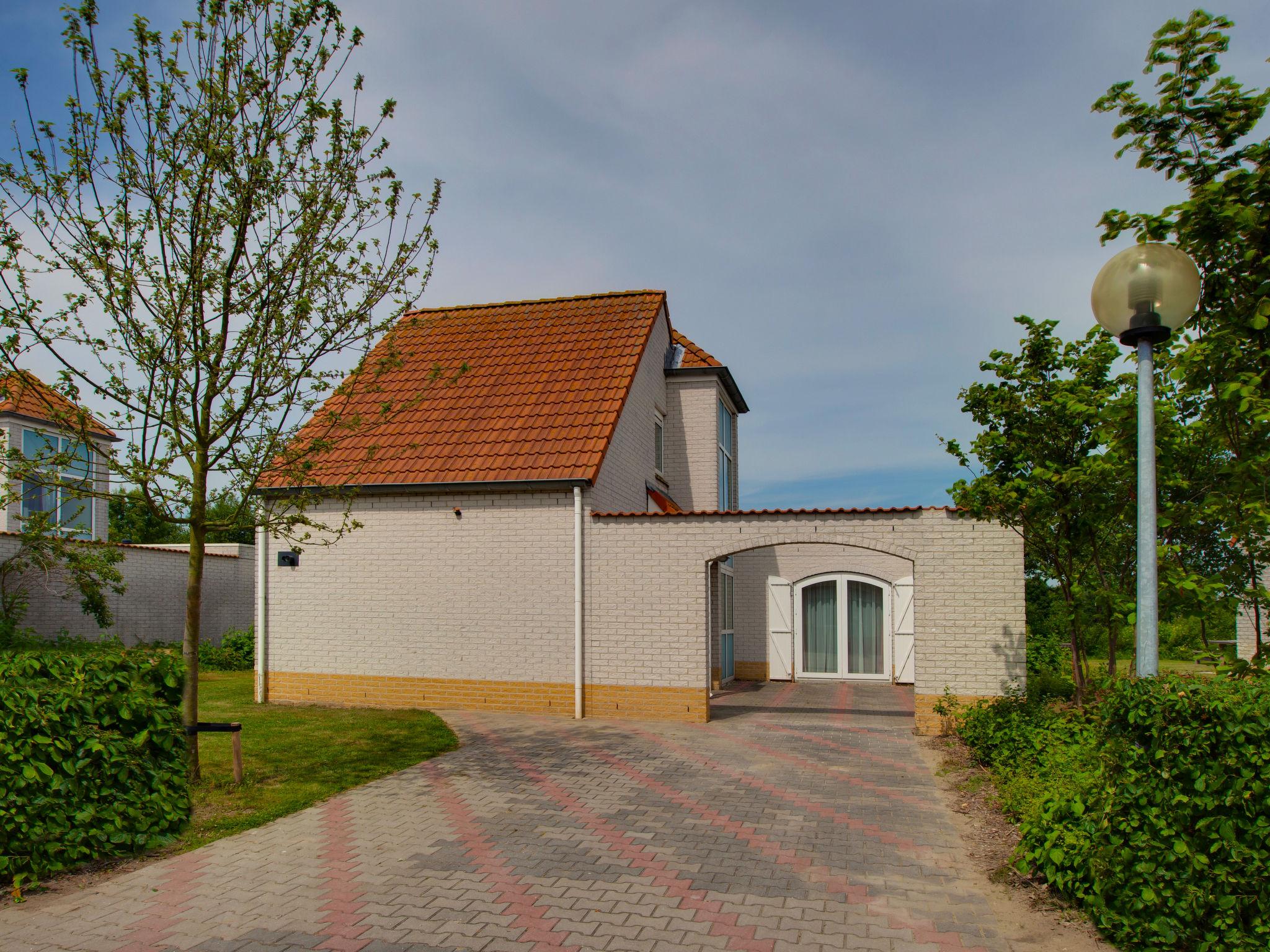 Photo 8 - Maison de 4 chambres à Hellevoetsluis avec piscine et vues à la mer